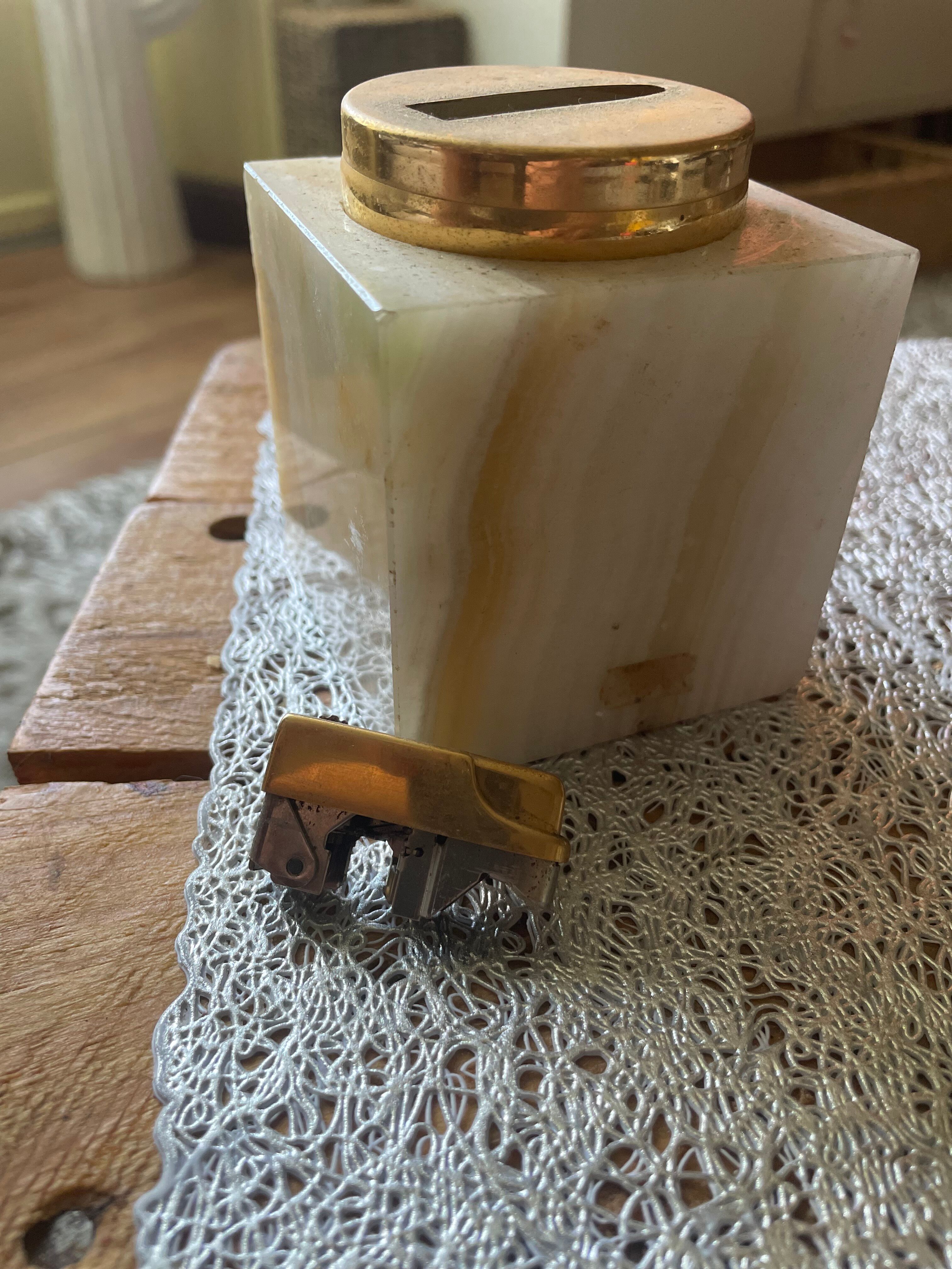 Onyx table lighter