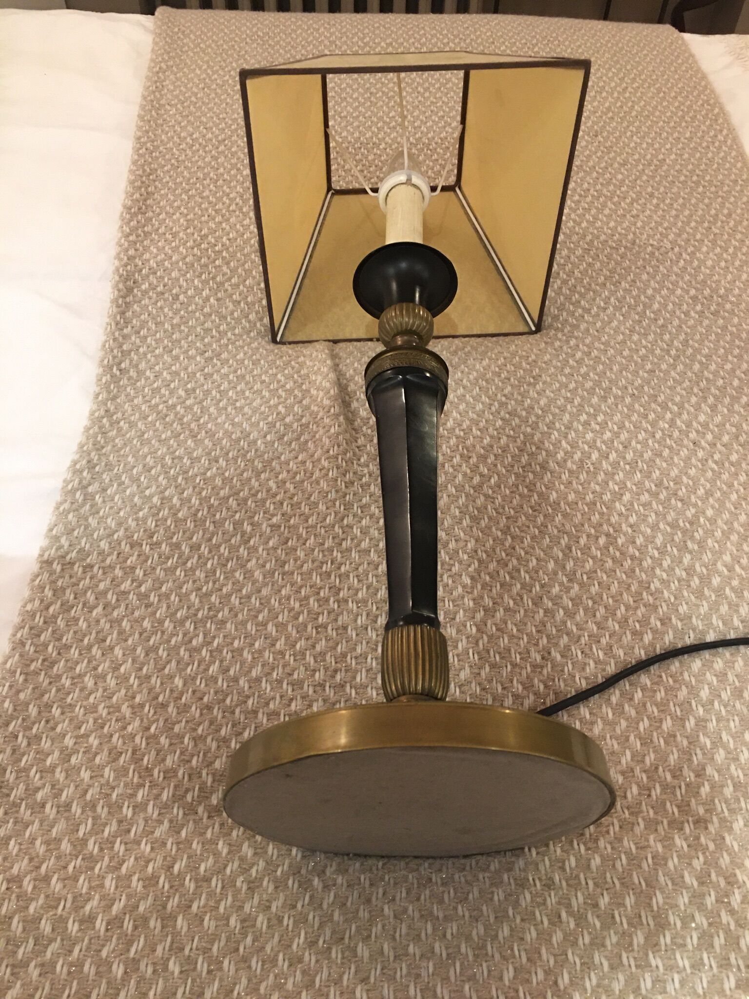 Empire-style lamp and its day offal