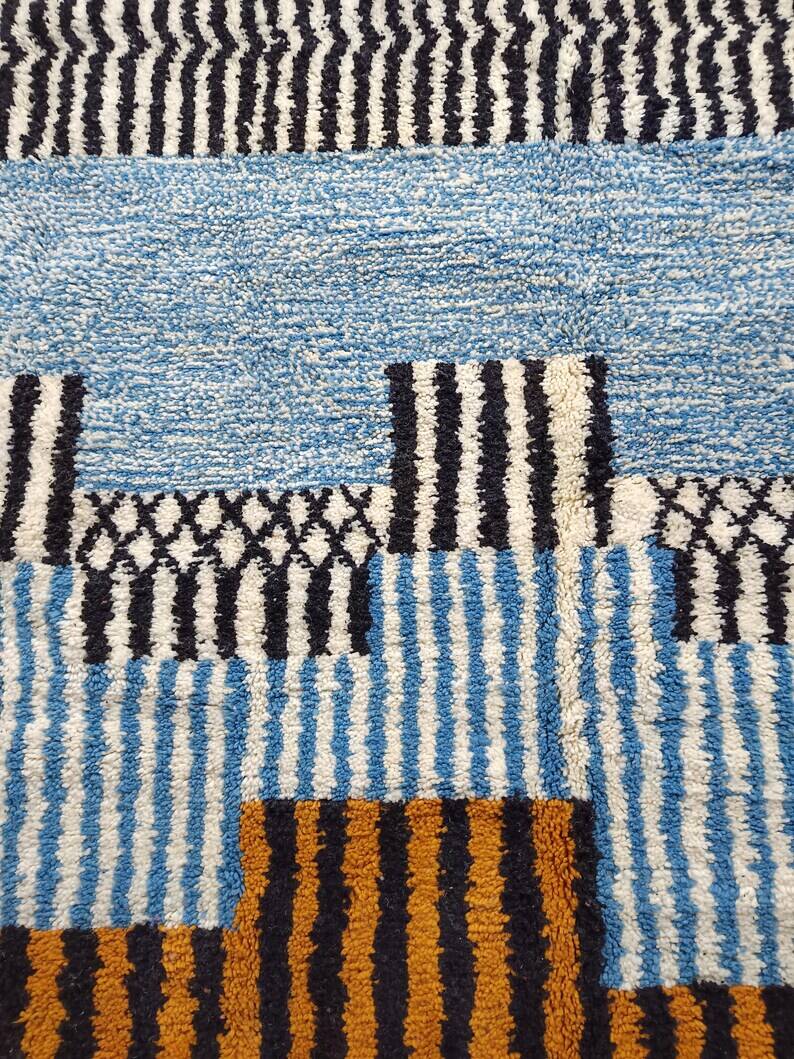 Magnificent handmade rug 200cm x 300cm