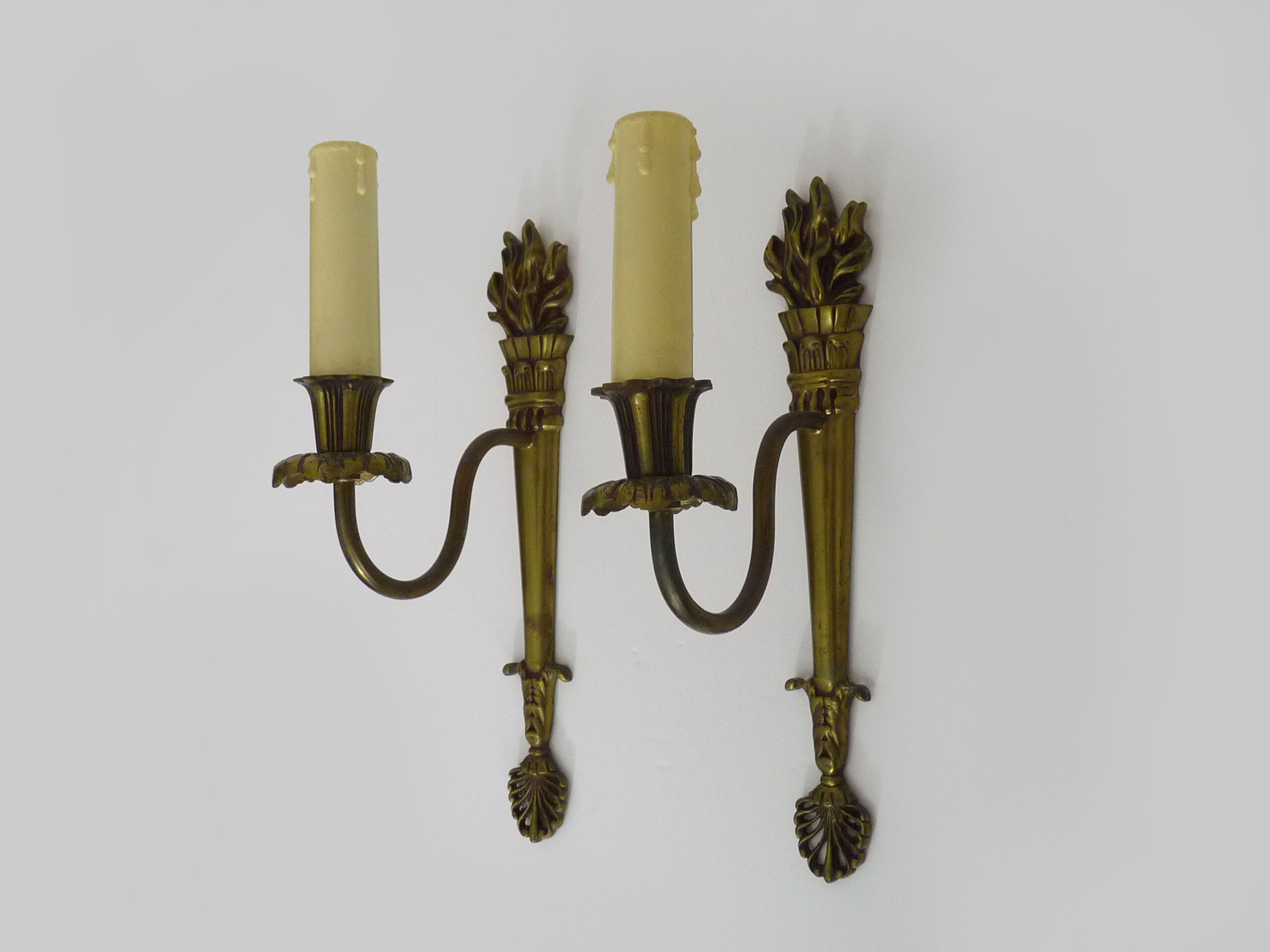 Old pair of wall sconces pot à feu, bronze, year 50 60