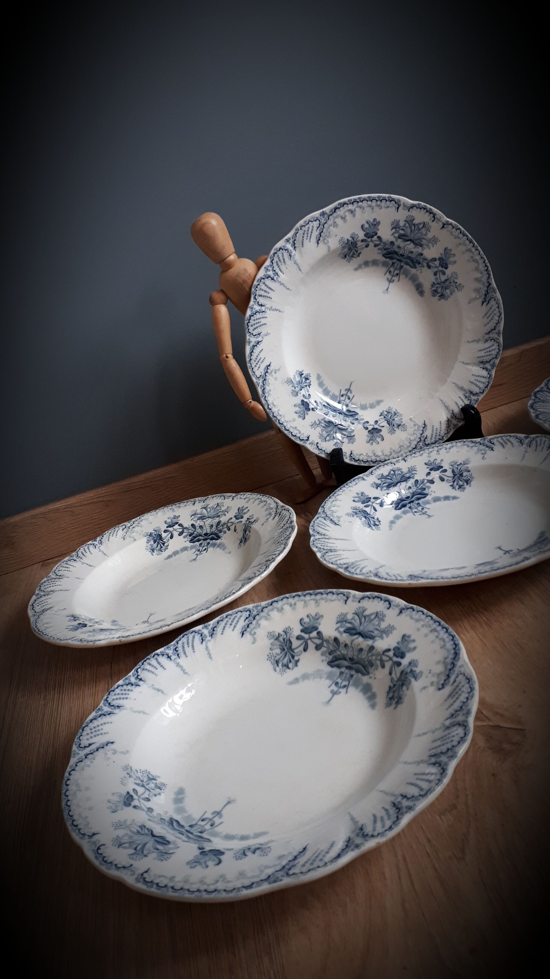Set 6 hollow plates regency