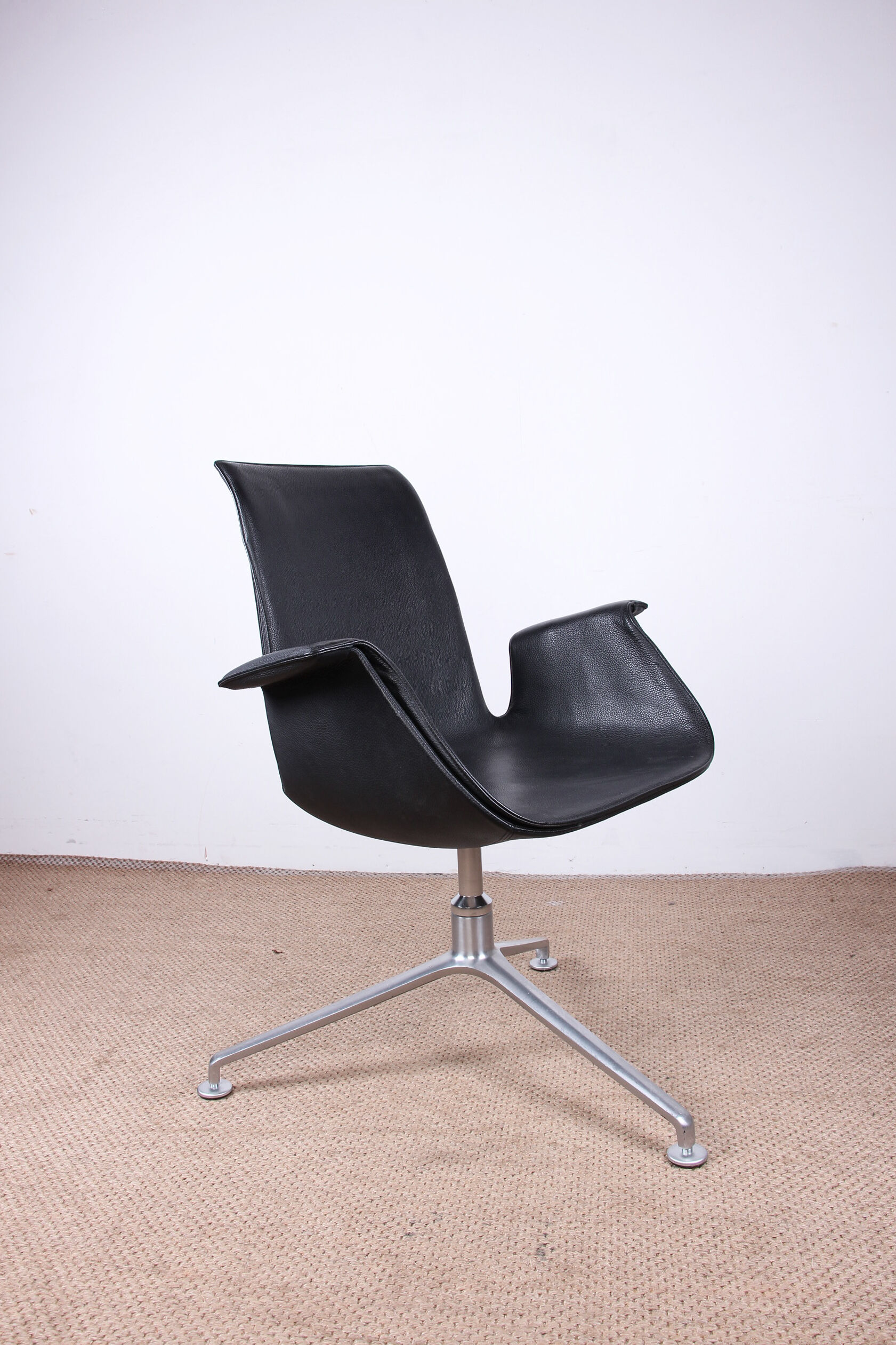 Danish armchair in Leather and Chrome Steel, model FK 6725 or "Tulip chair" by Preben Fabricius.