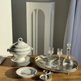 Oval Moroccan plateau engraved on a base 50x35.