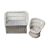 Sofa / white wicker chest