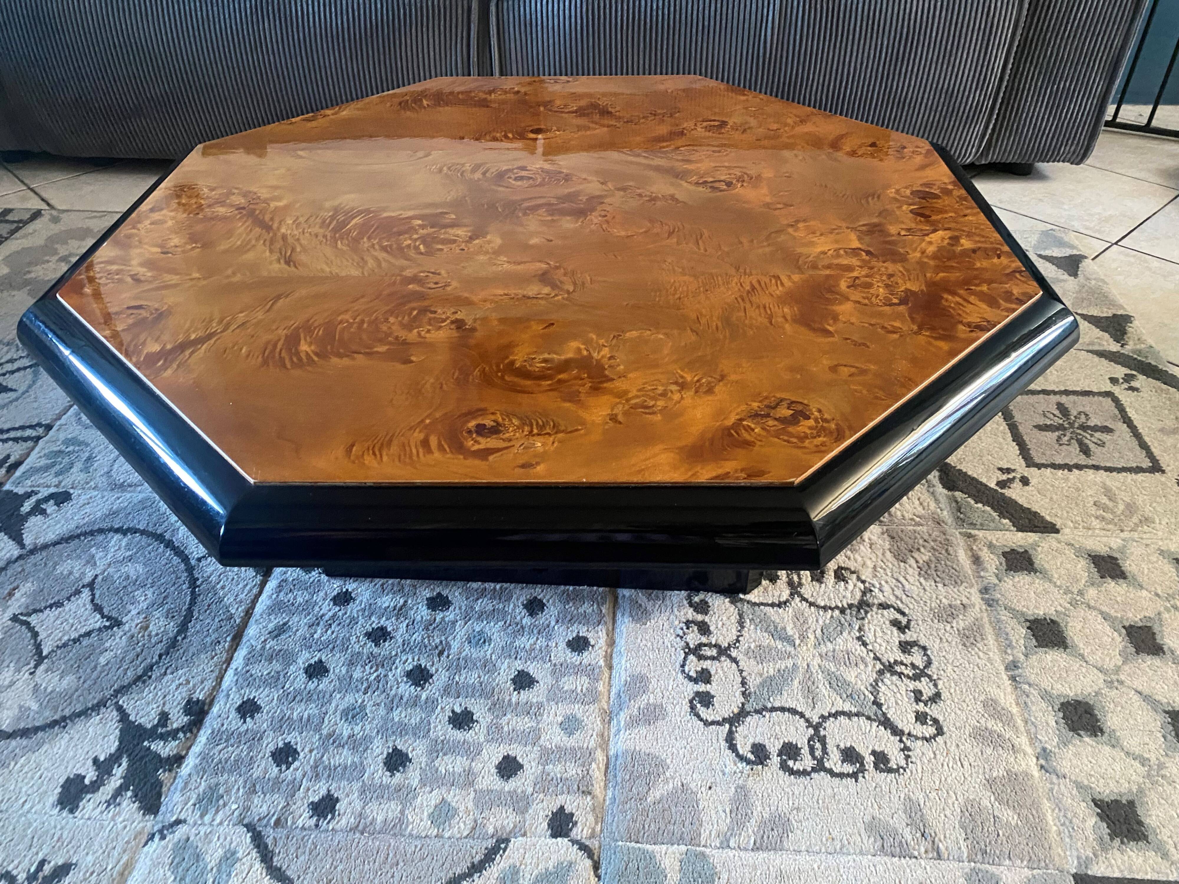 Table basse en loupe d’orme vintage 70s