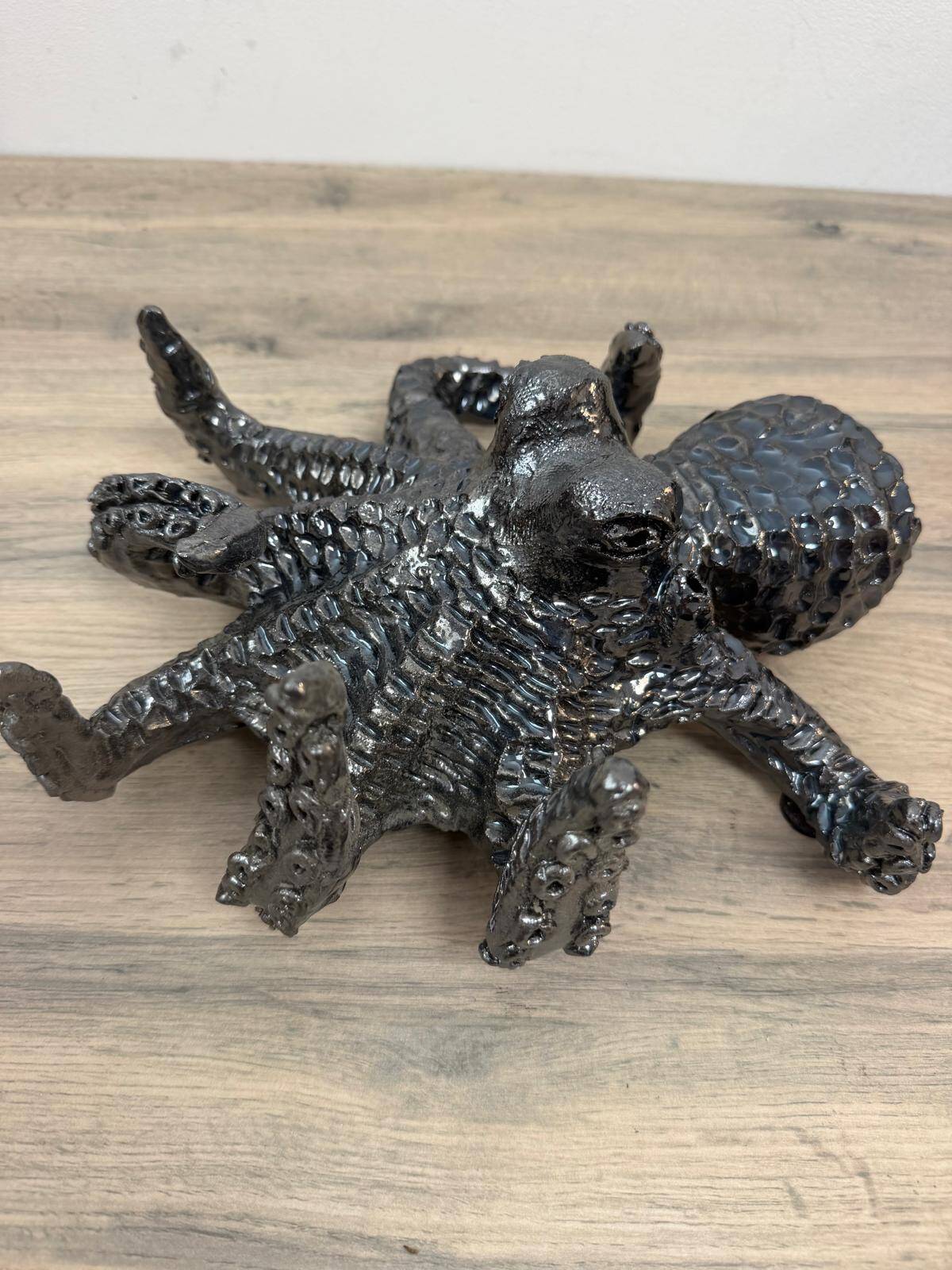 Florentine octopus in glazed terracotta