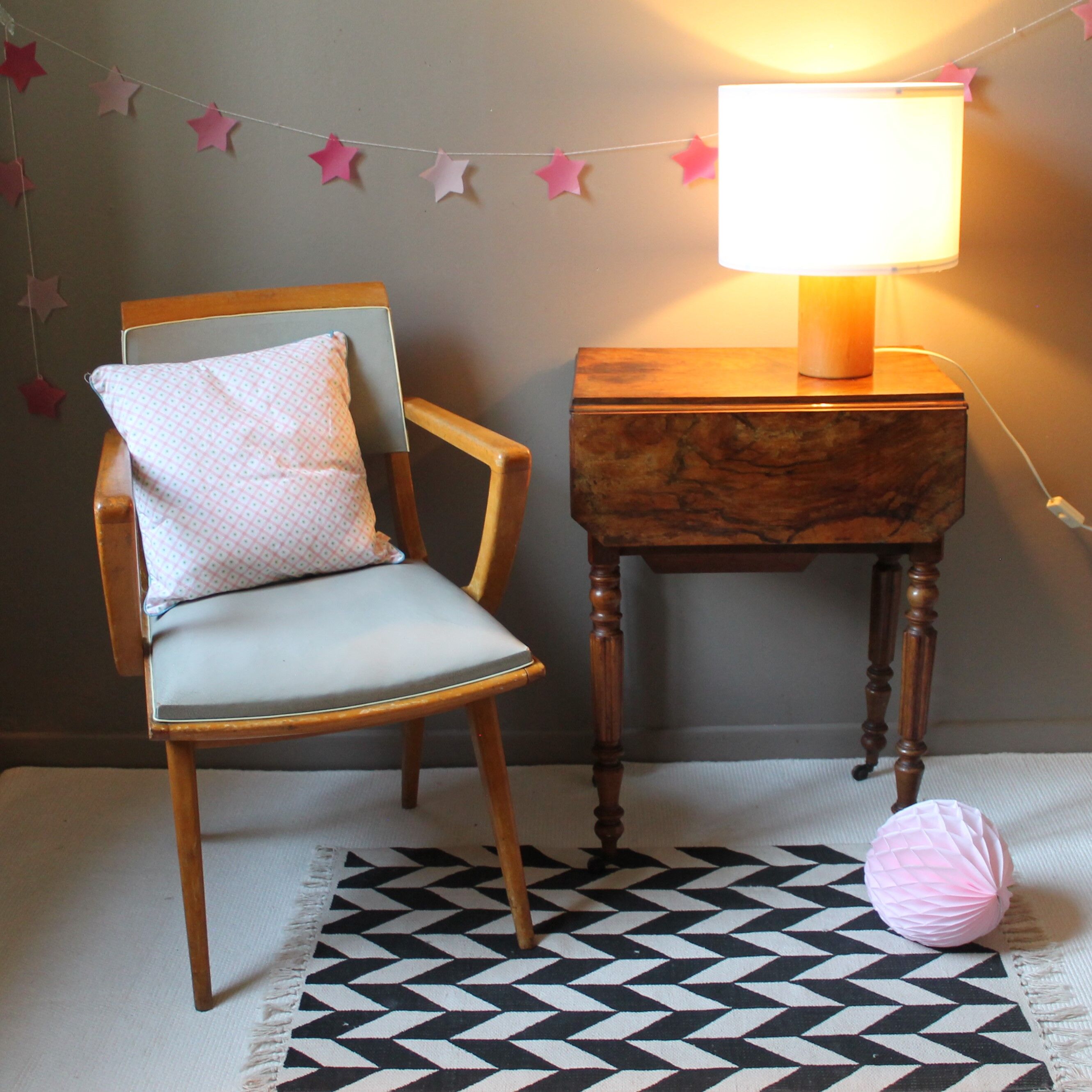 XiXe mahogany flap table