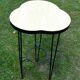 Table selette fer forgé et formica jaune vintage 1960