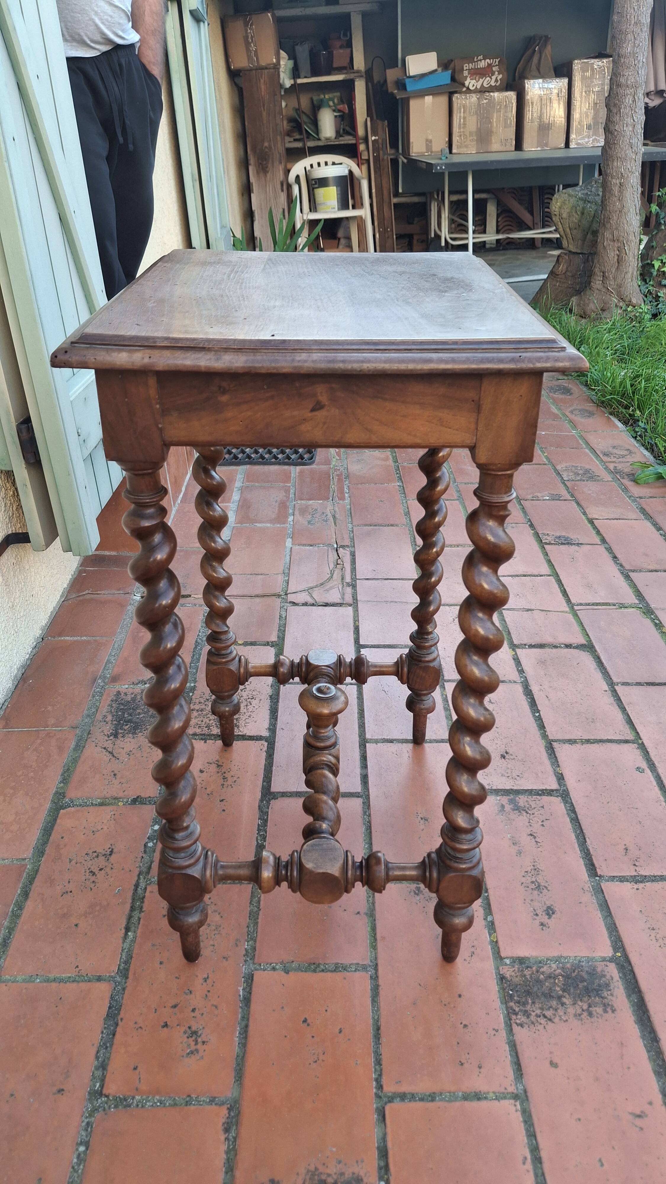 Side table, Louis XIII style console in walnut.
