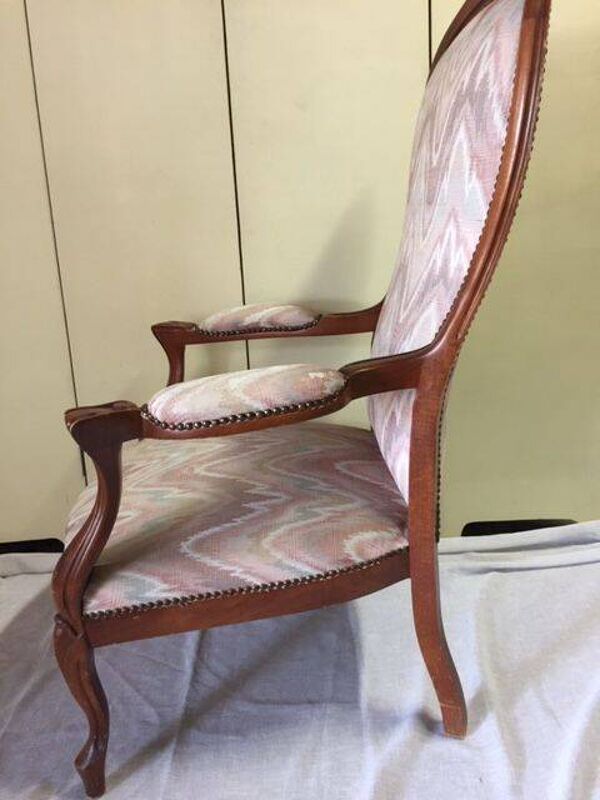 Large fauteuil voltaire ''en violon'' louis-philippe en noyer