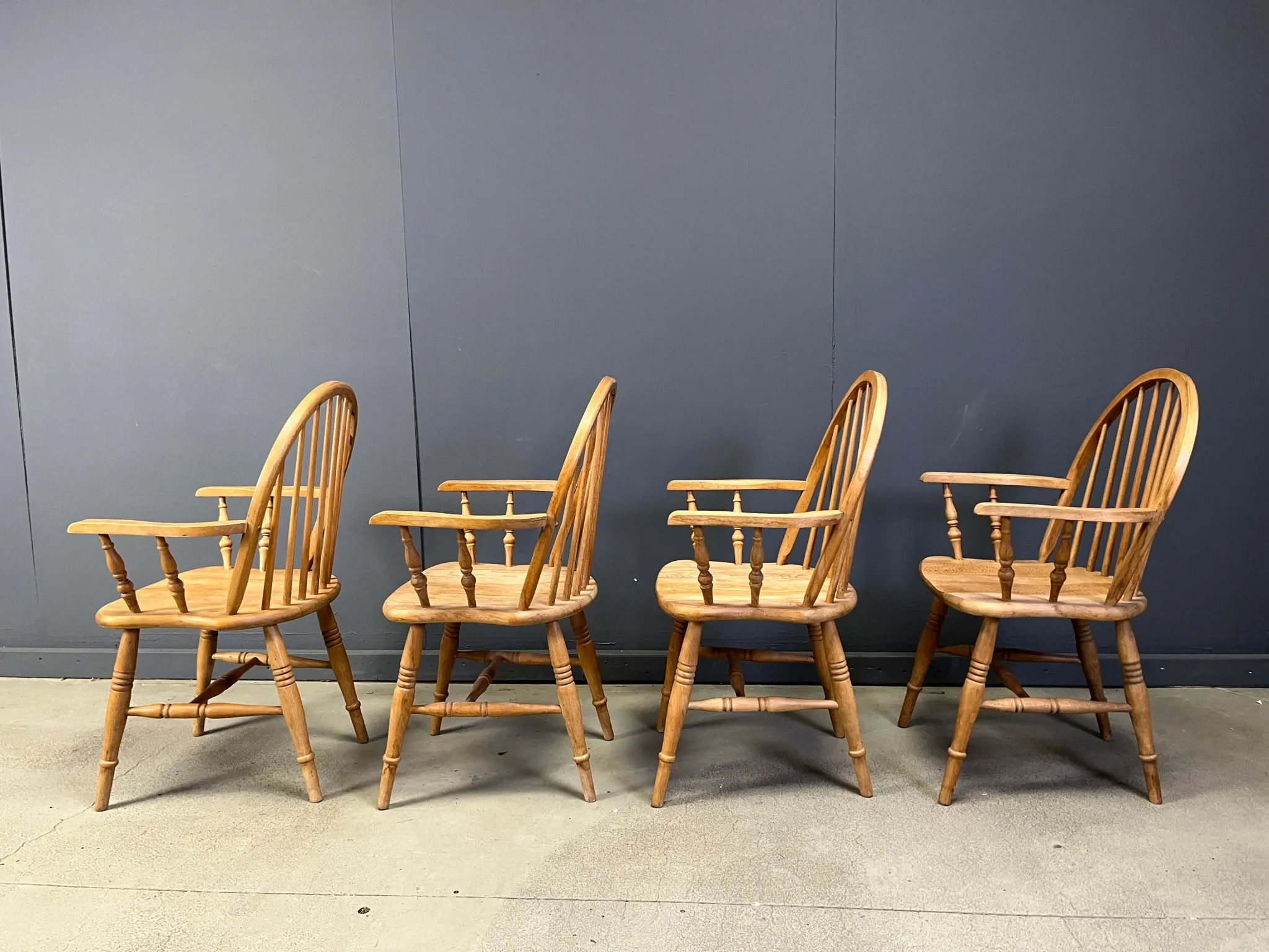 Beautiful English Windsor style dining chairs, set of 4