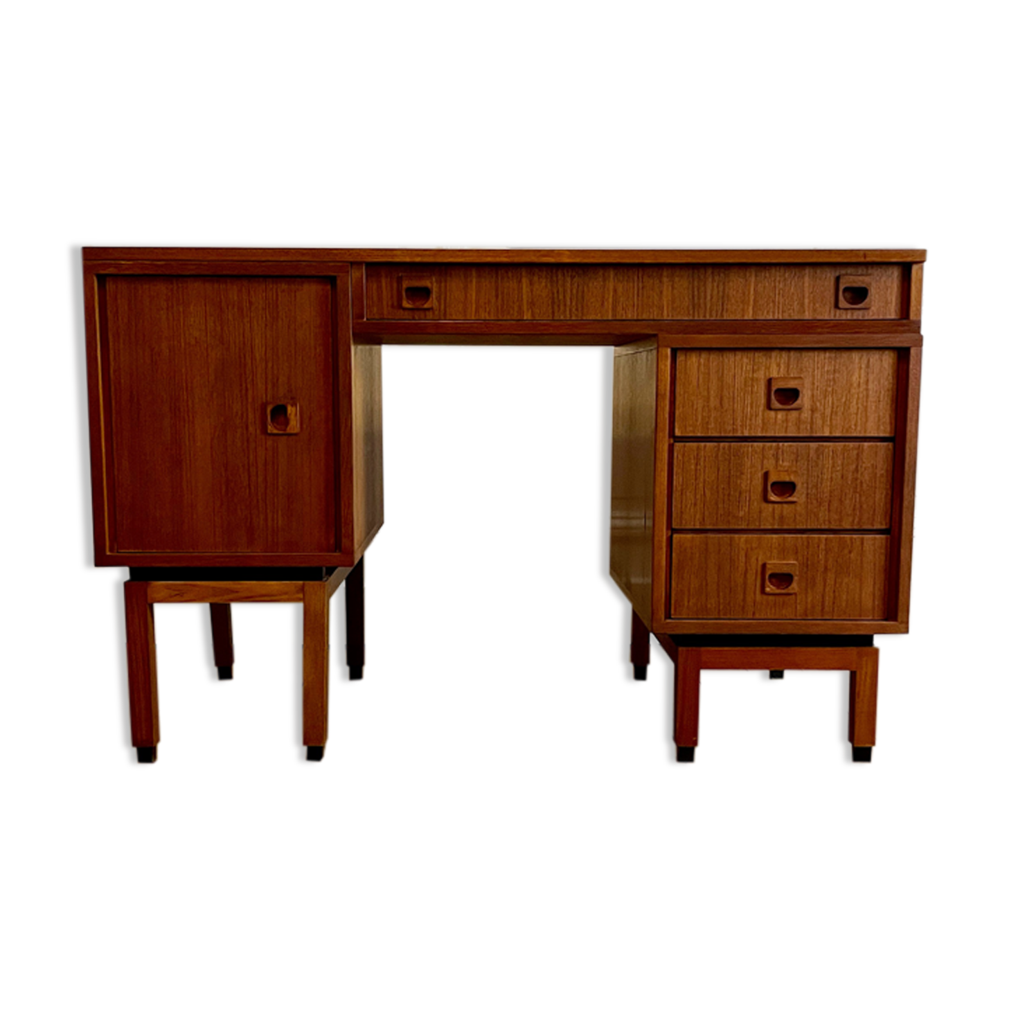 Modernist Office MDK