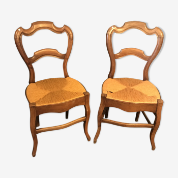 Lot of 2 old wooden chairs