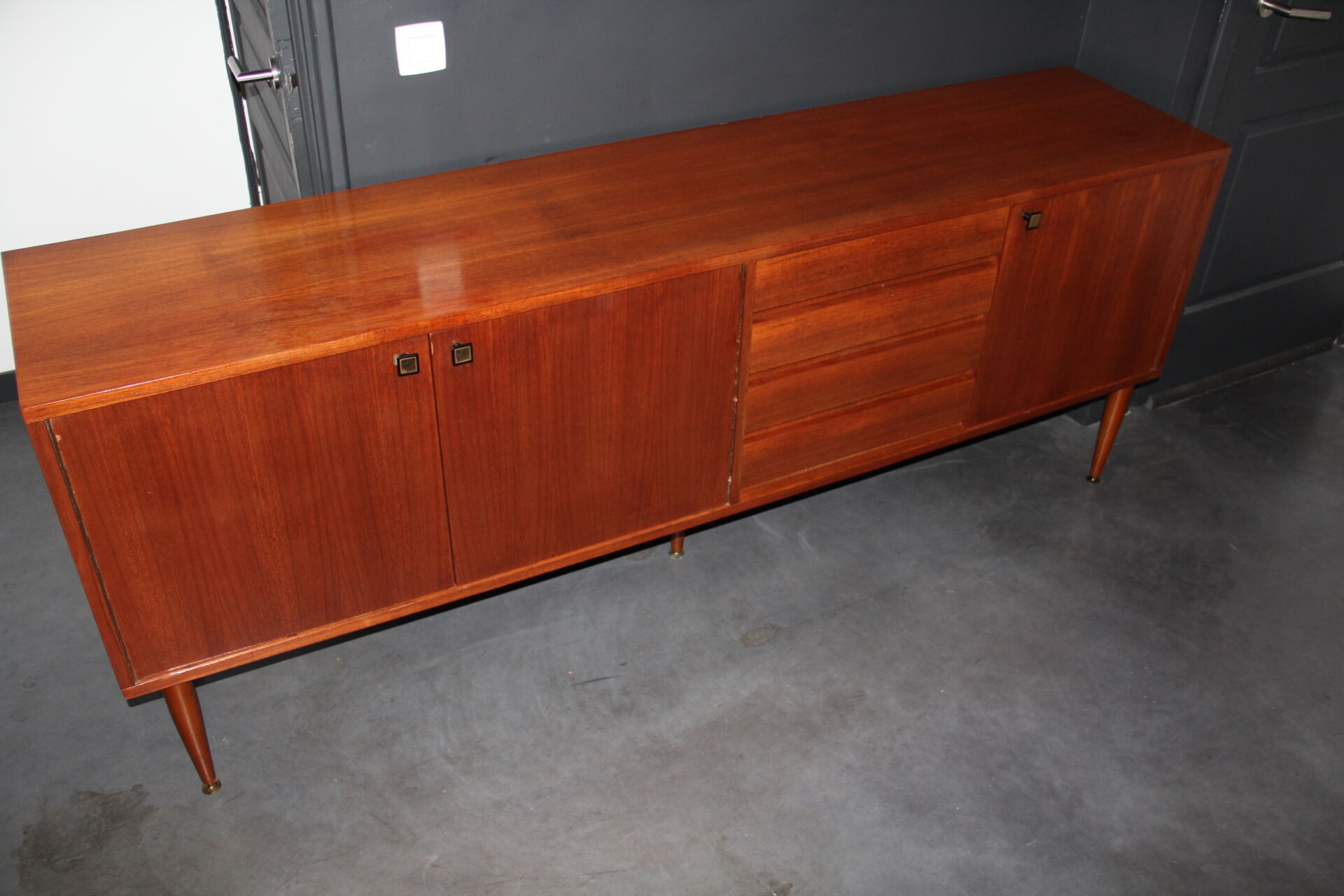 Large teak buffet thread