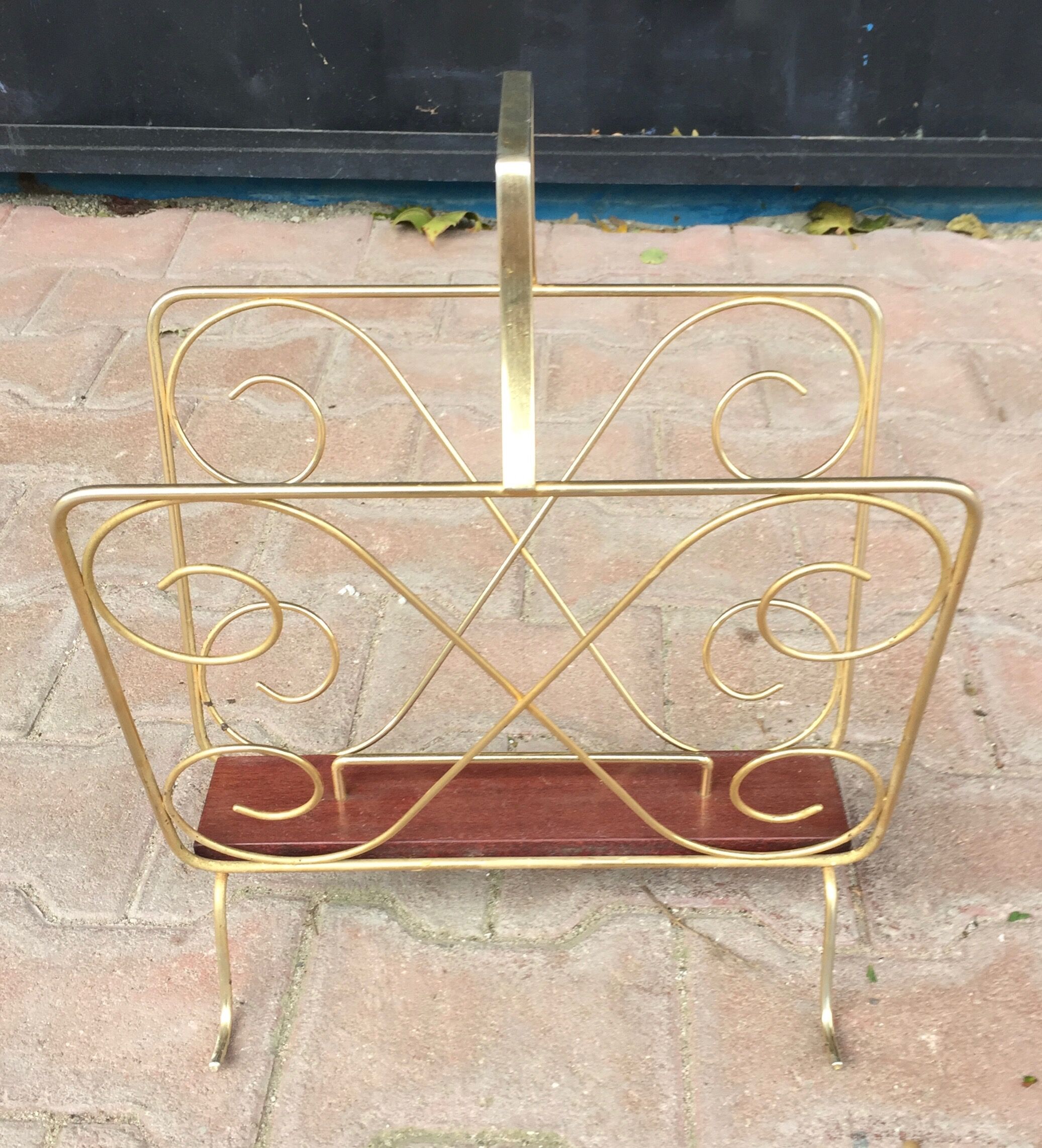 Porte revues bois et métal doré
