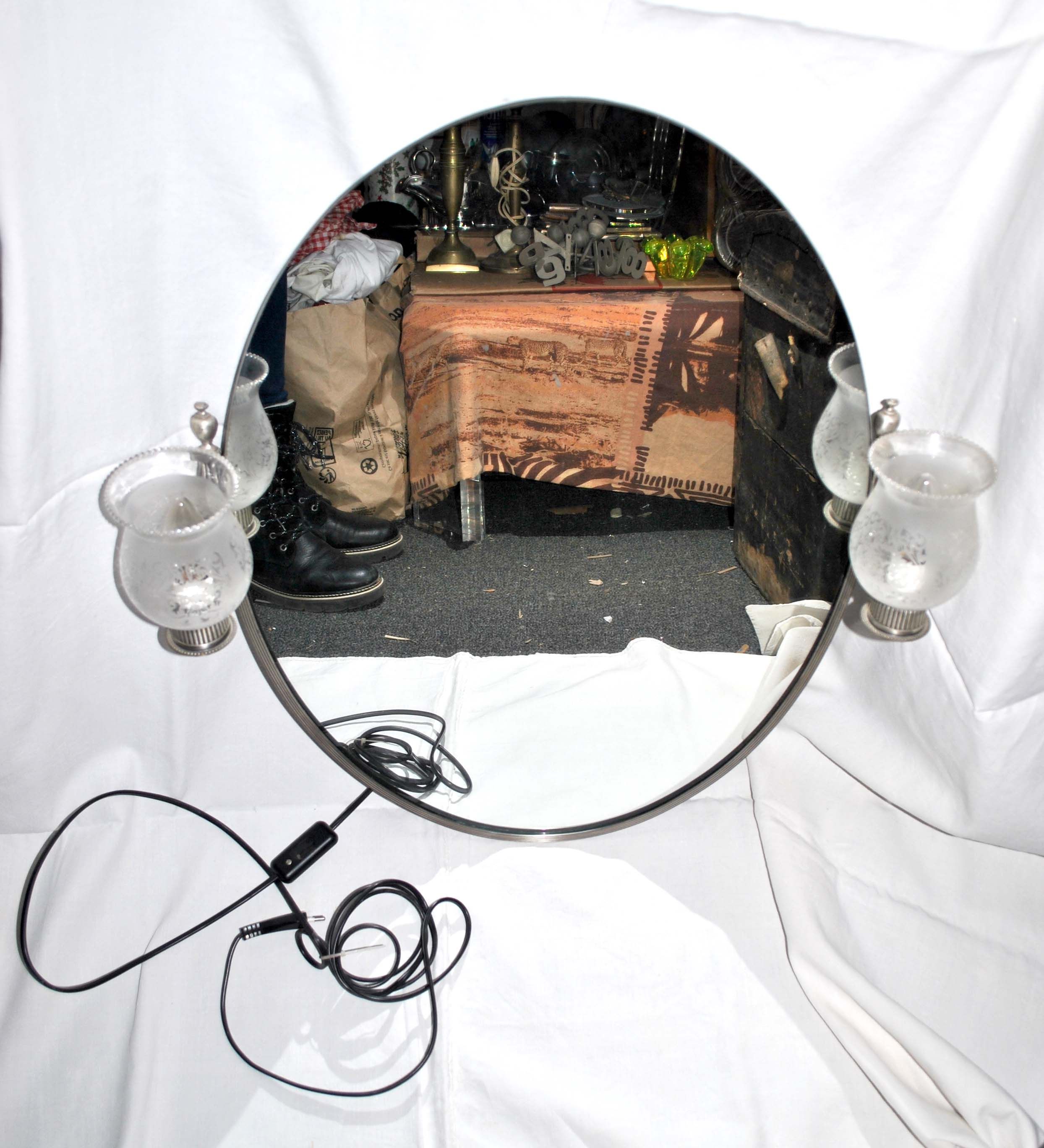 Oval mirror and vintage lamps - Dressing table, bathroom 1970-80