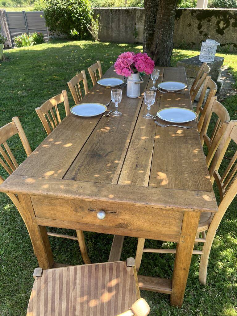 Farm table