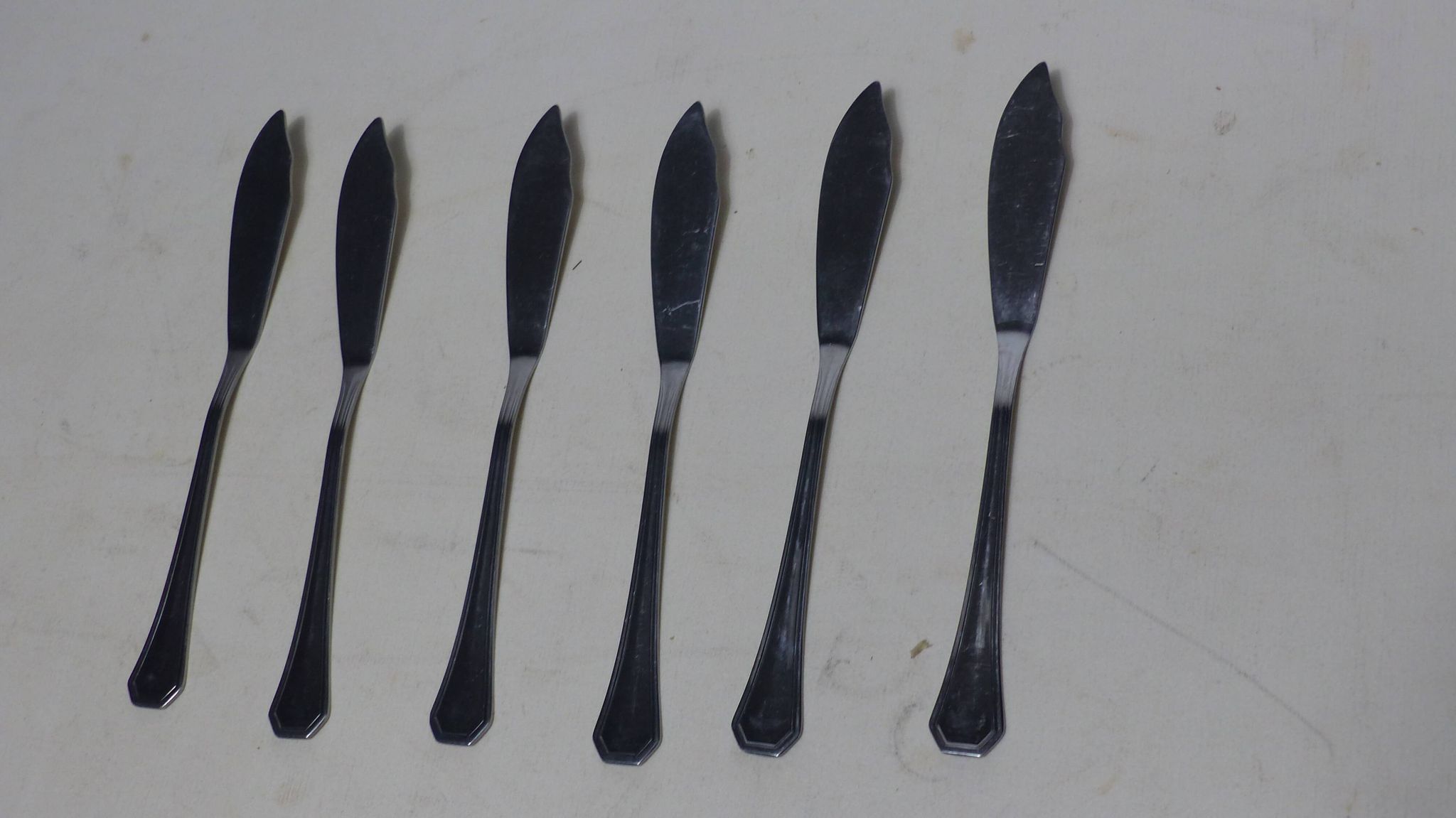 12 fish place settings