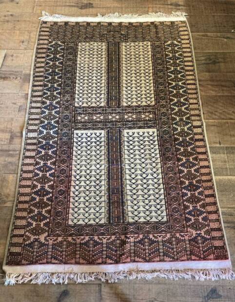 Beige wool Persian rug 210x130