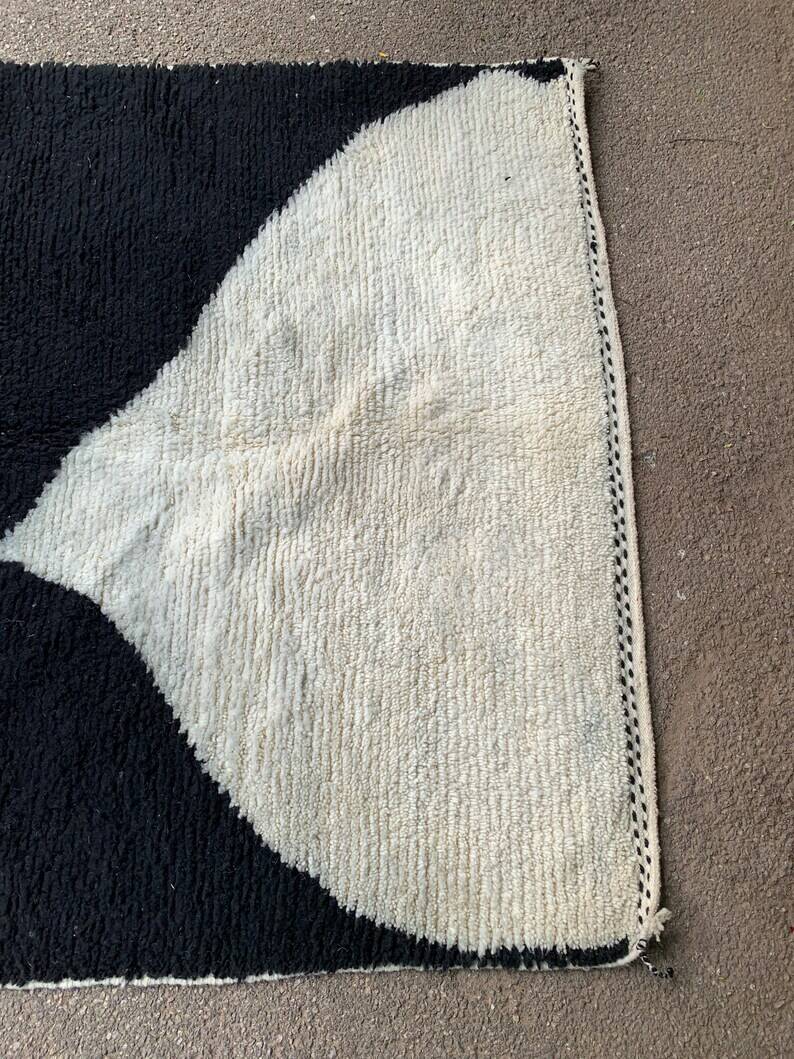 Handmade Moroccan rug white-black 200cm x 300cm