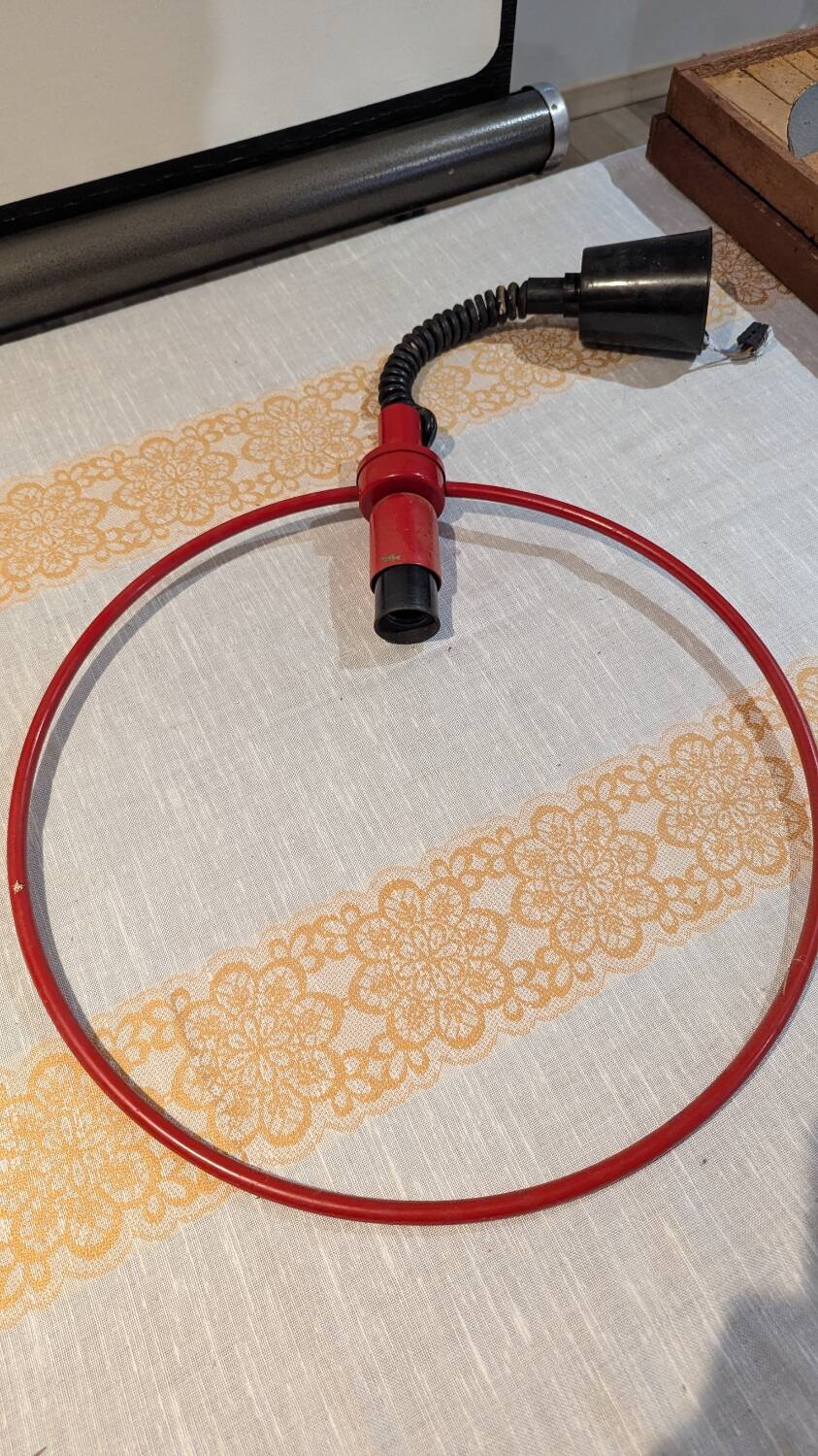 Red 1970s Molly suspension