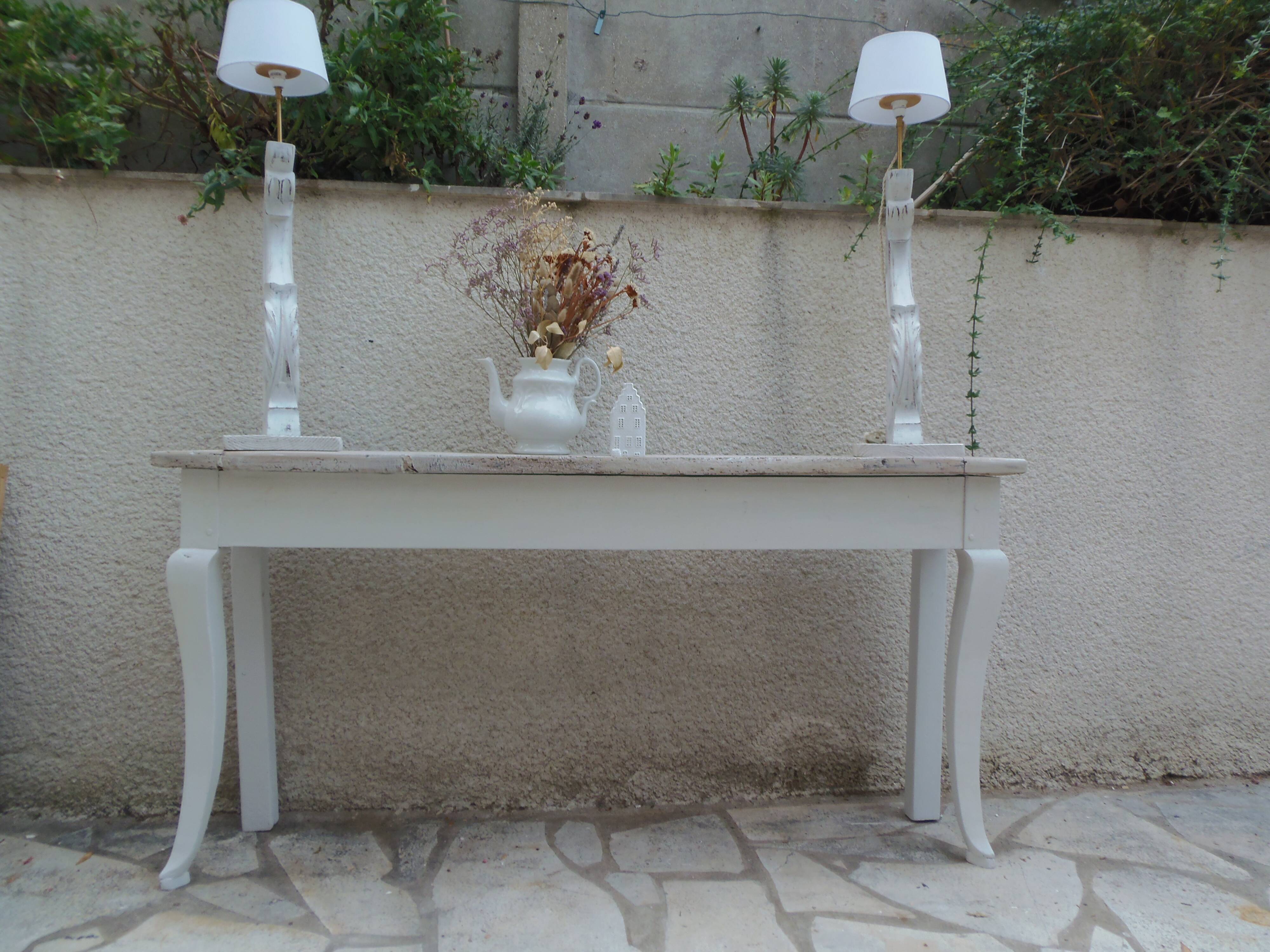 Console with a weathered grey cotton base, top in bleached walnut.