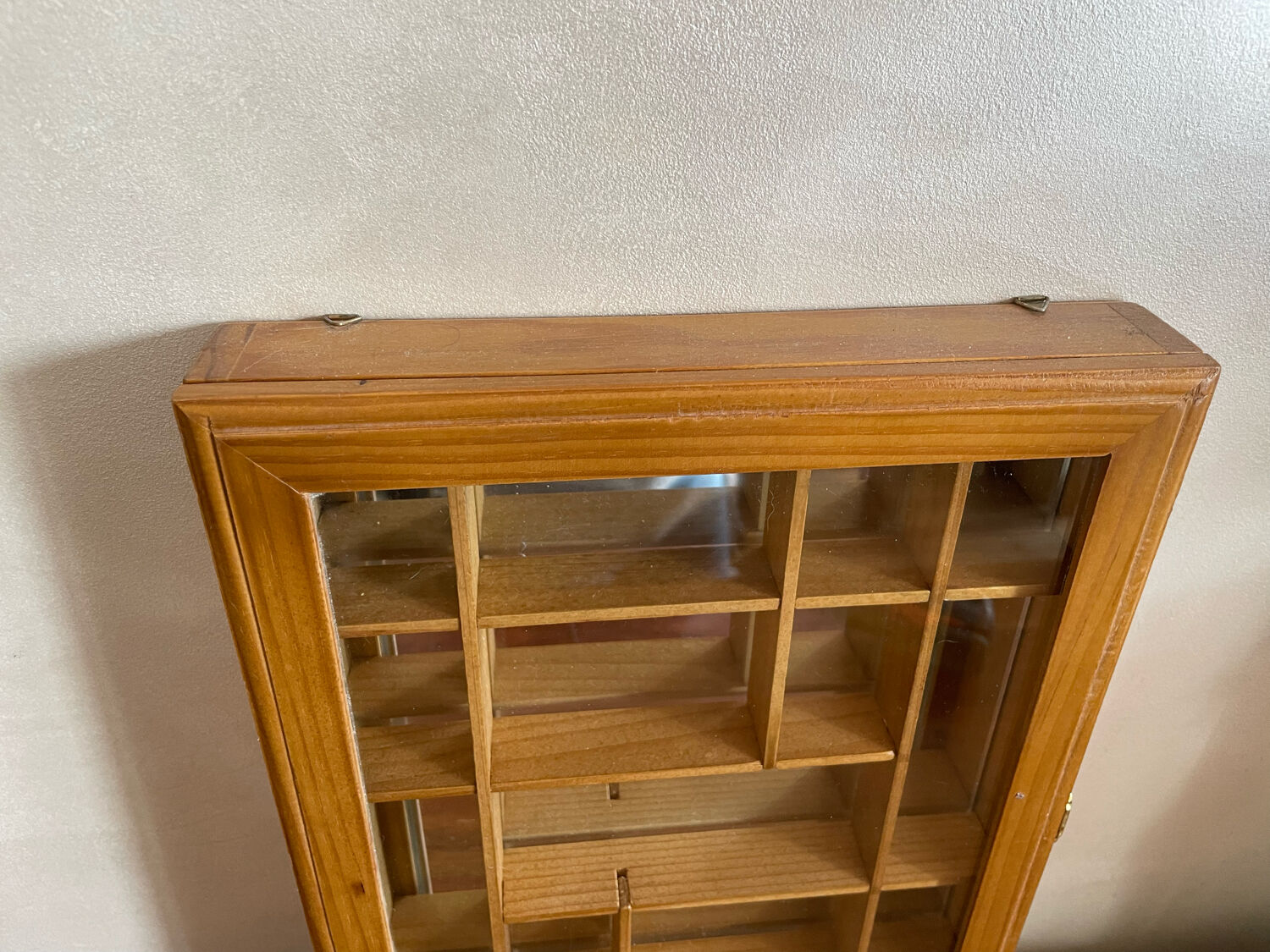 Wall display case for miniatures