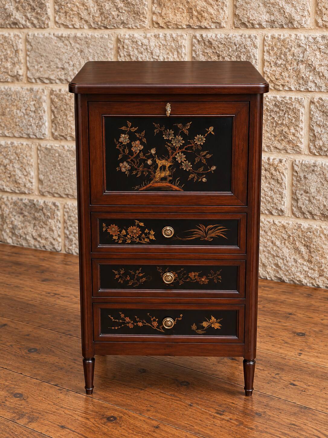 Secretary / wooden cabinet with Chinese lacquer panels