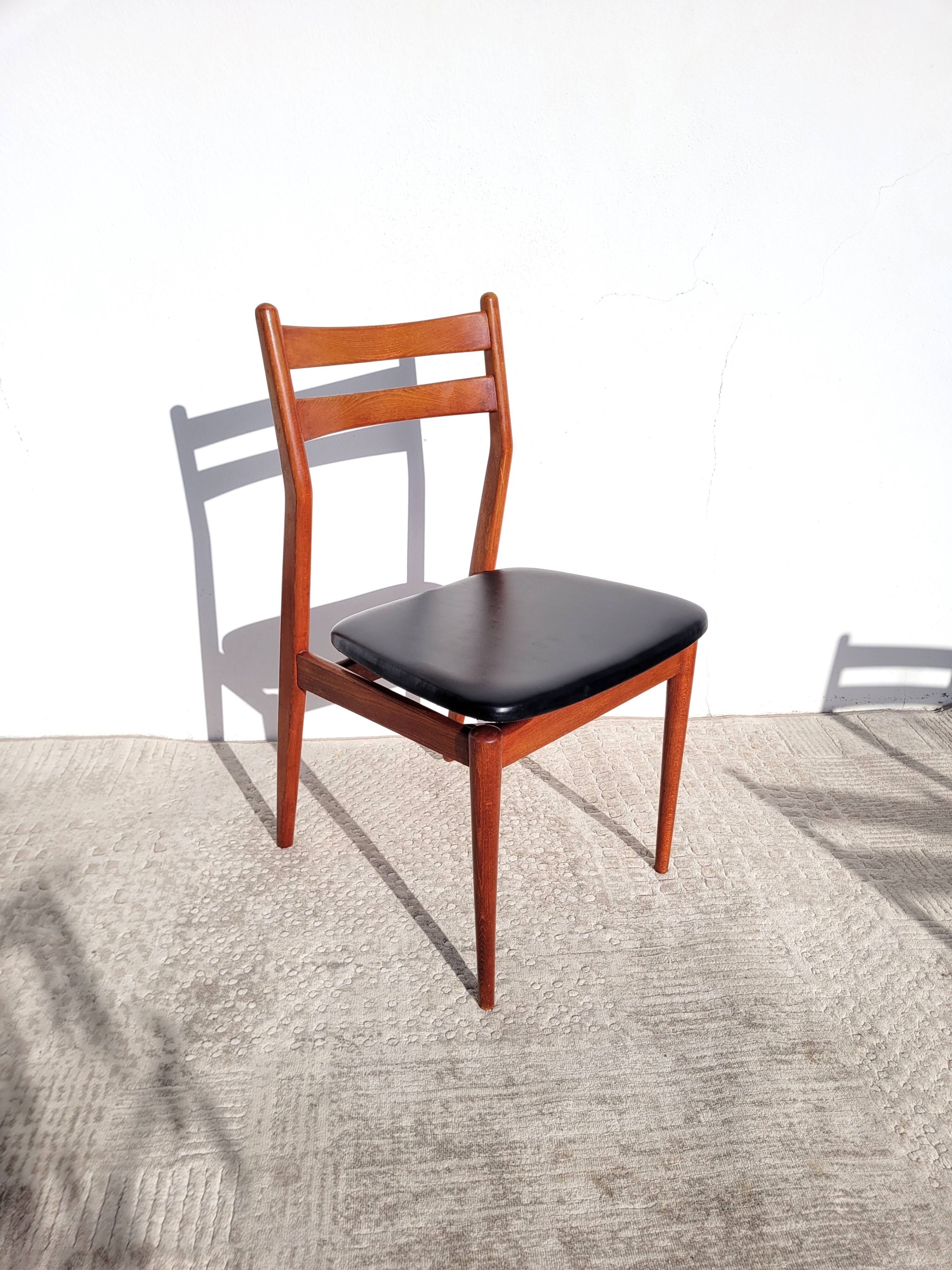 4 Scandinavian wooden vintage chairs