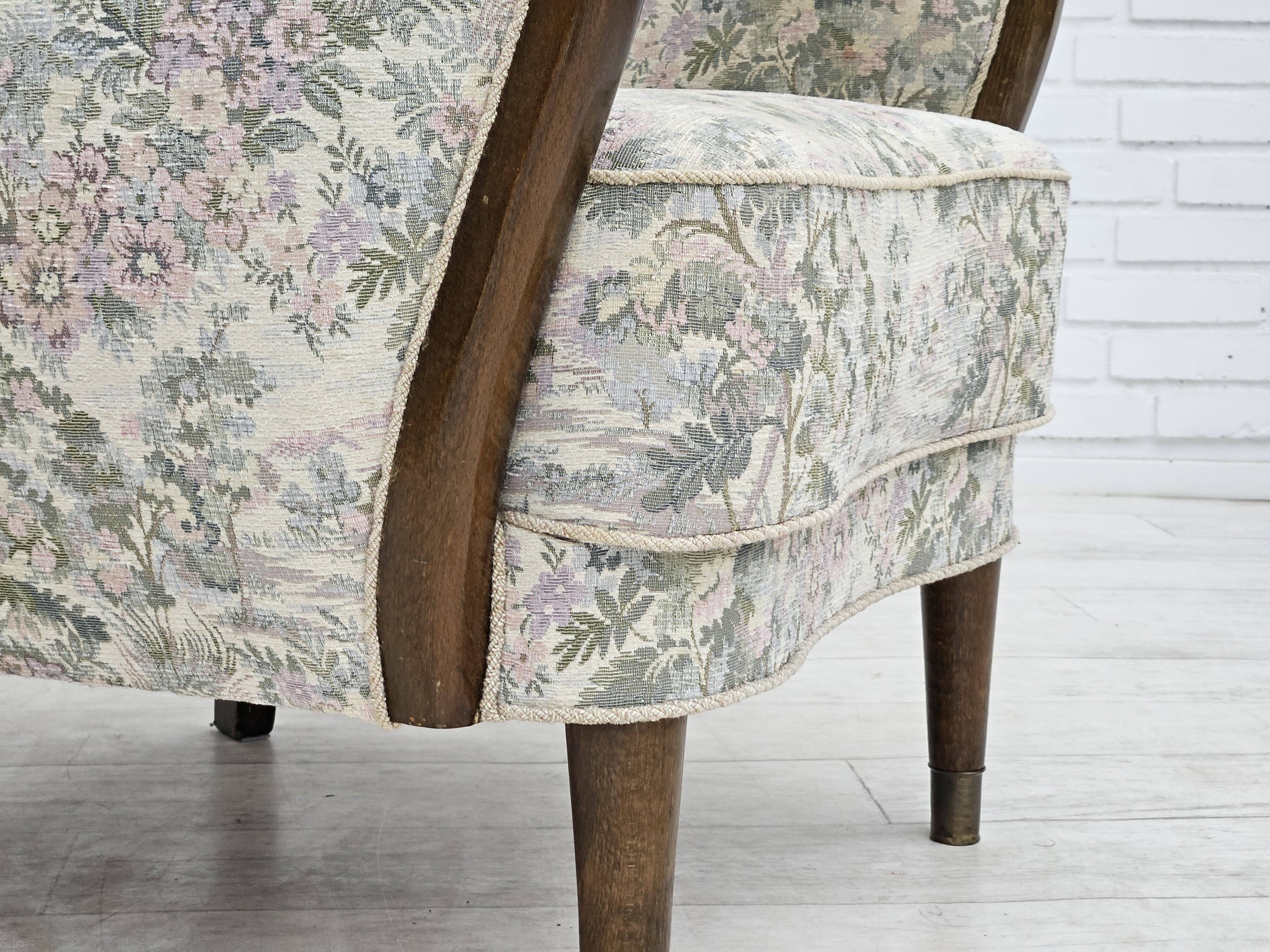 Fauteuil danois années 1955-60 en tissu fleuri multicolore
