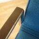 Chaise cantilever à accoudoirs en métal chromé & laine bleue