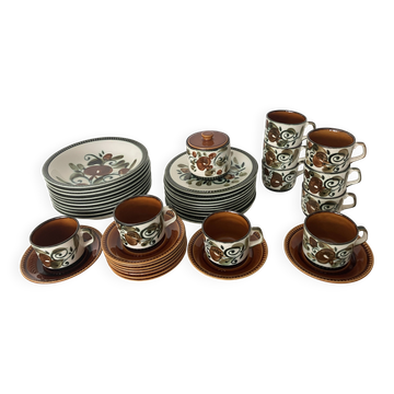 Service vaisselle assiettes et tasses Argenteuil La Louvière Boch 1960