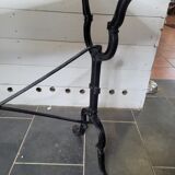 Bistro table in cast iron and oak top
