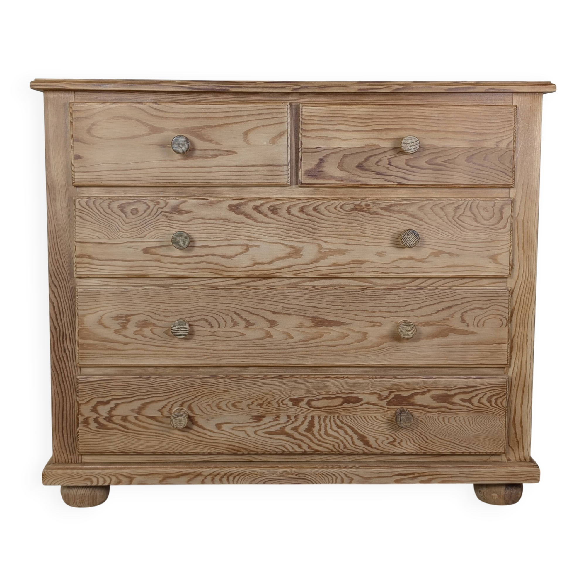 Pine chest of drawers