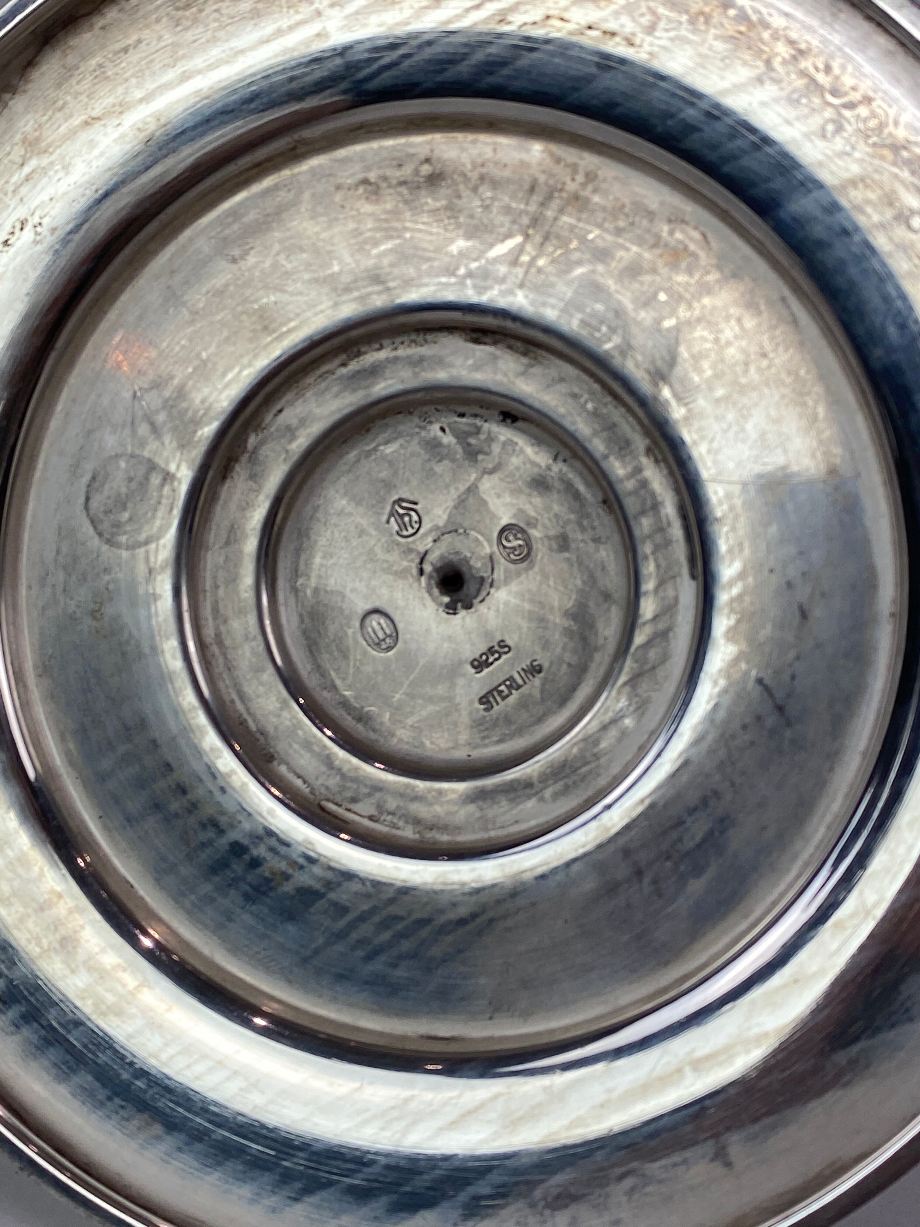 Set of two low candlesticks of 925 sterling and hallmarked silver, 1930s
