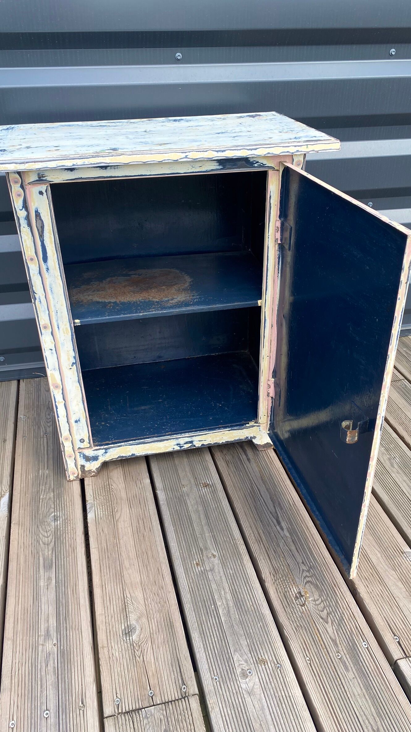 Metal workshop furniture