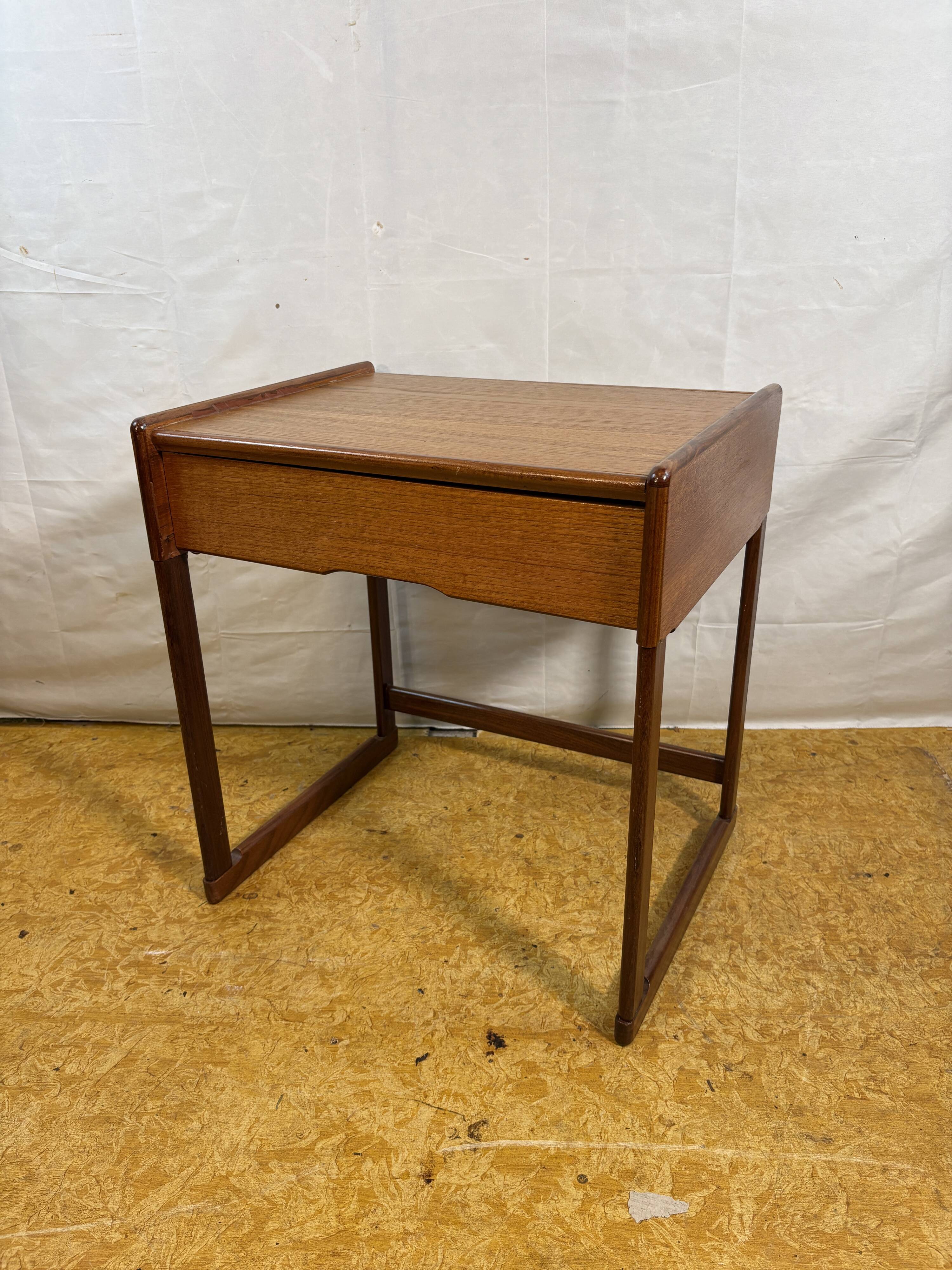 Table d'appoint G Plan en teck vintage – Moderne du milieu du siècle – Années 1960