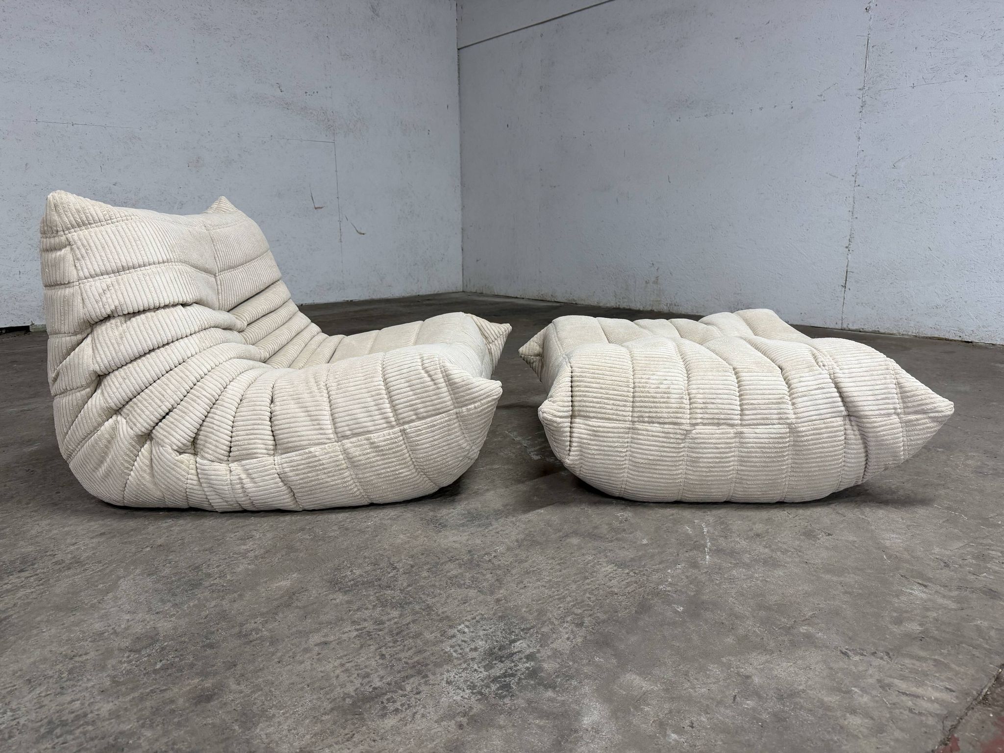 Ligne Roset Togo 1-seater in pouf in Beige Corduroy 10/10