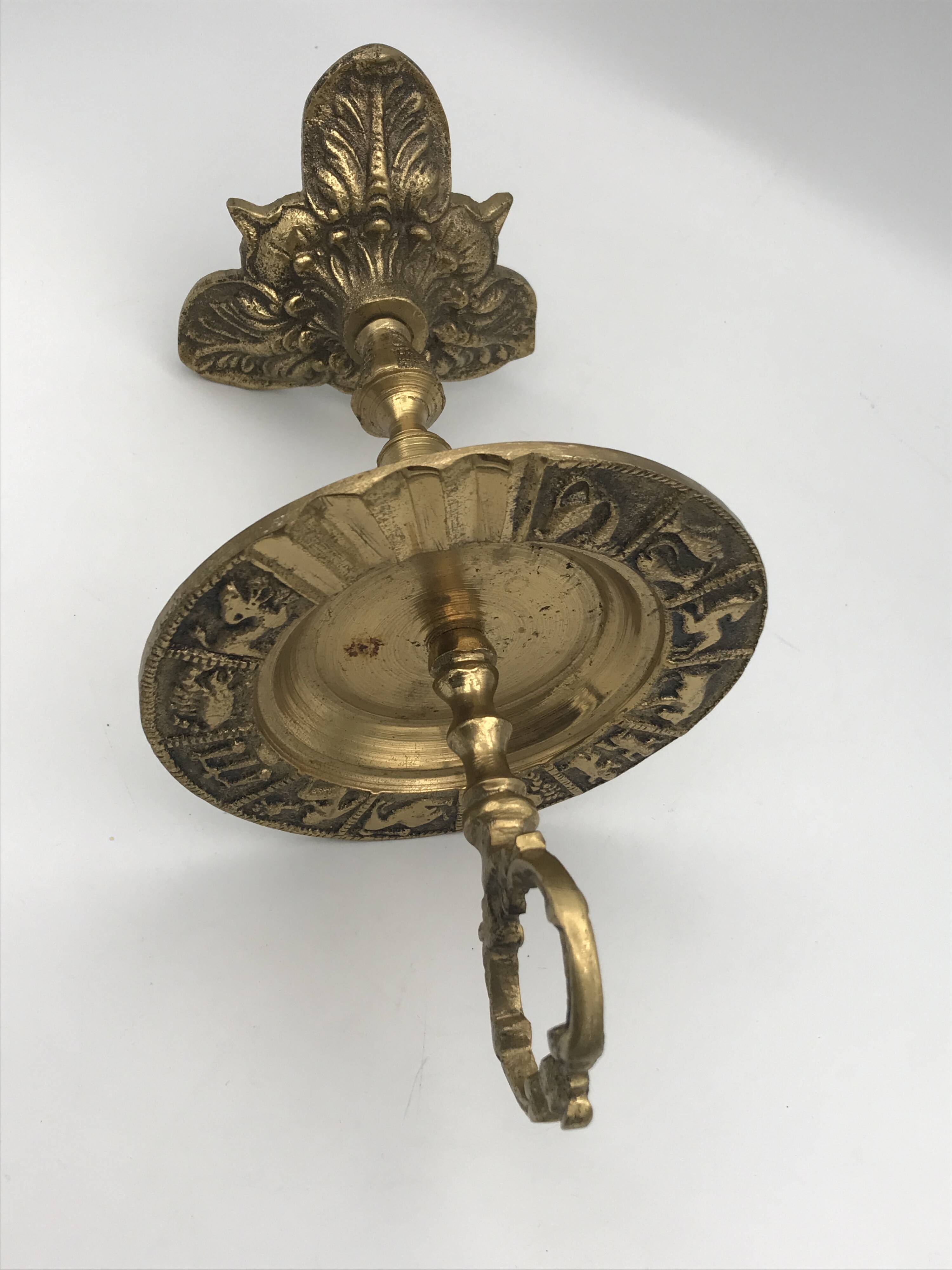 Cendrier sur pied en laiton massif vintage décor signes du zodiaque