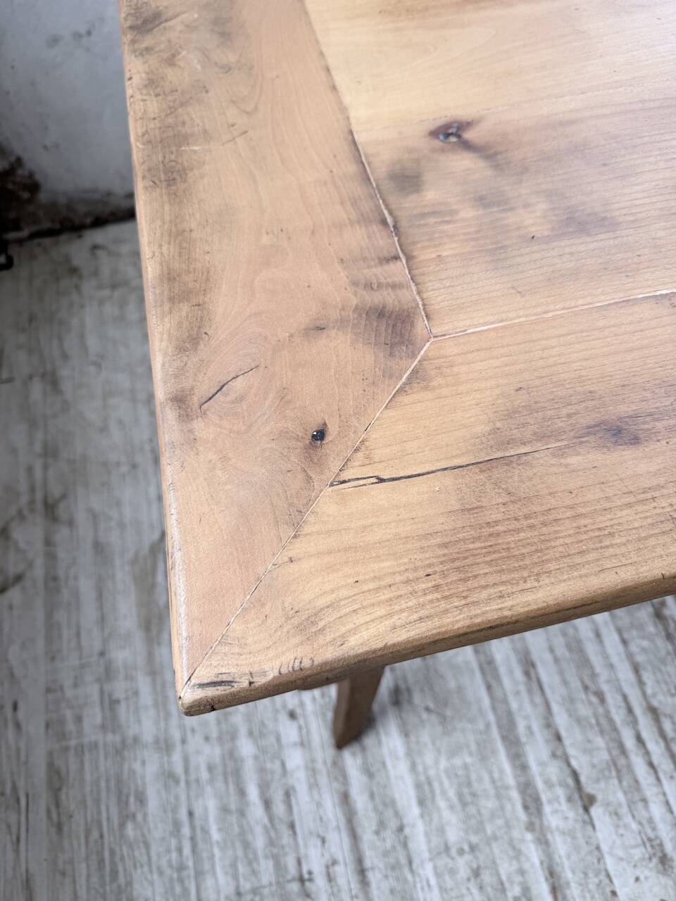 Farm table cherry wood with curved legs, 19th century.