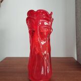 Vase en verre rouge