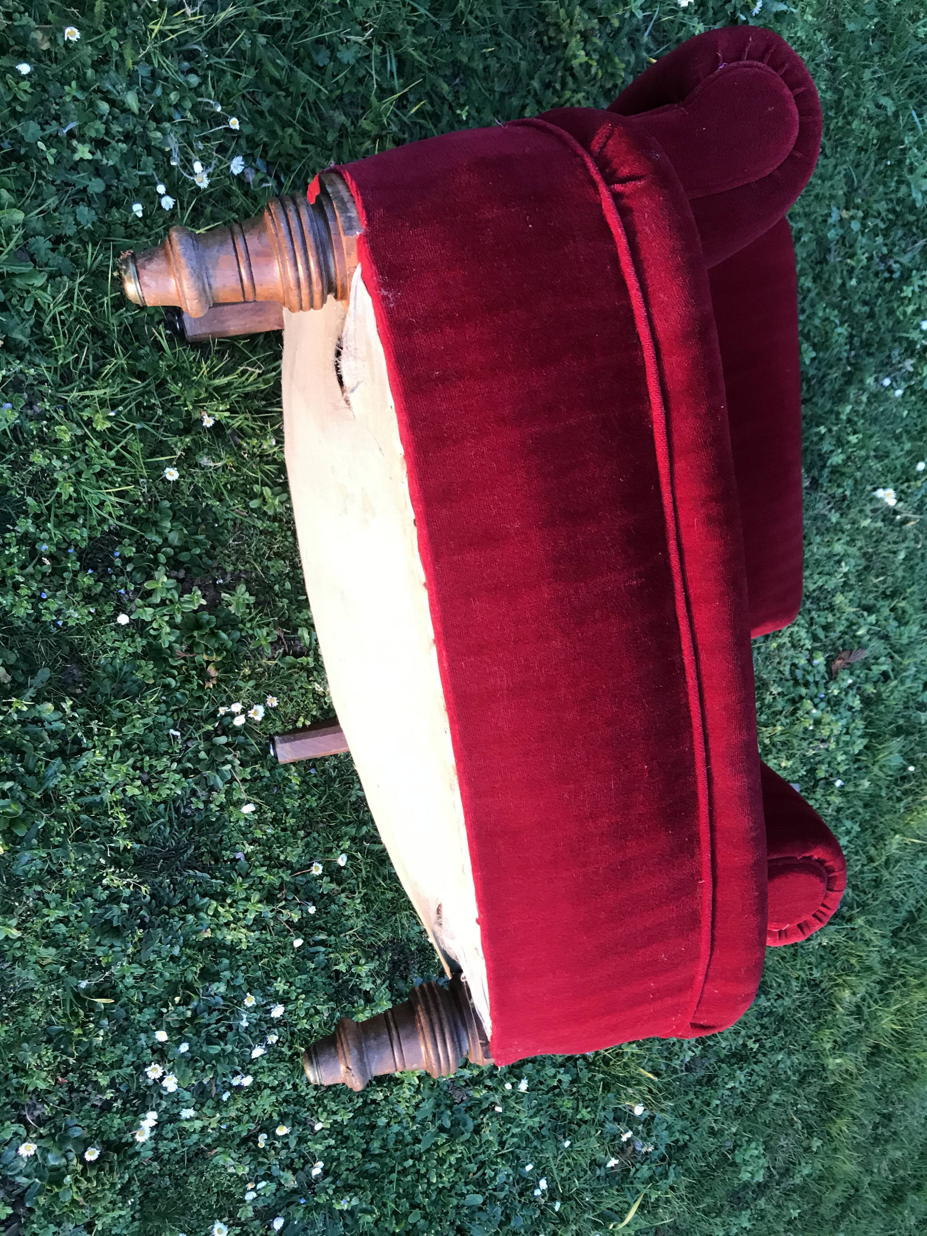 Napoleon III red velvet shepherdess chair