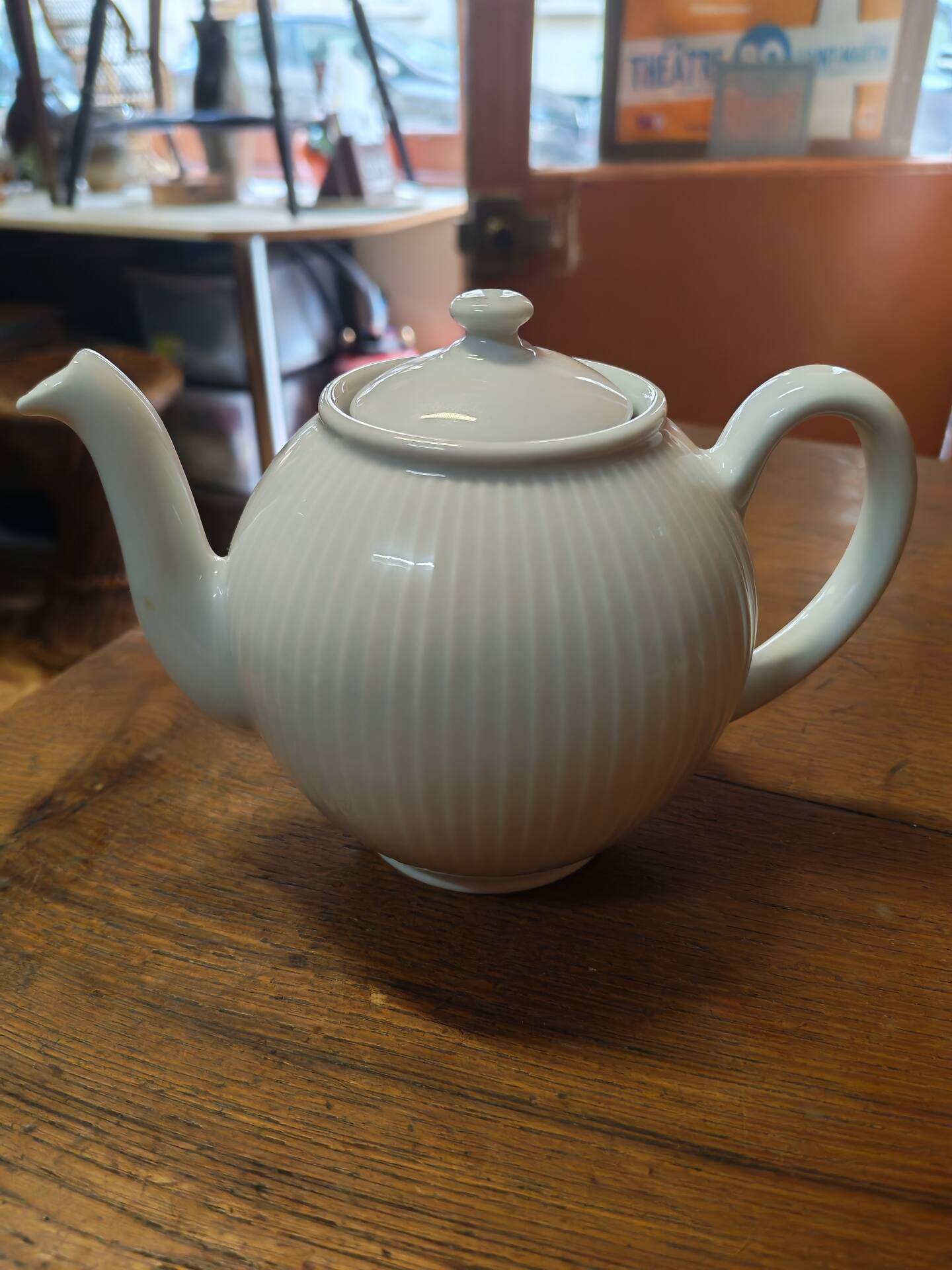 Pleated teapot Pilivuyt in white porcelain