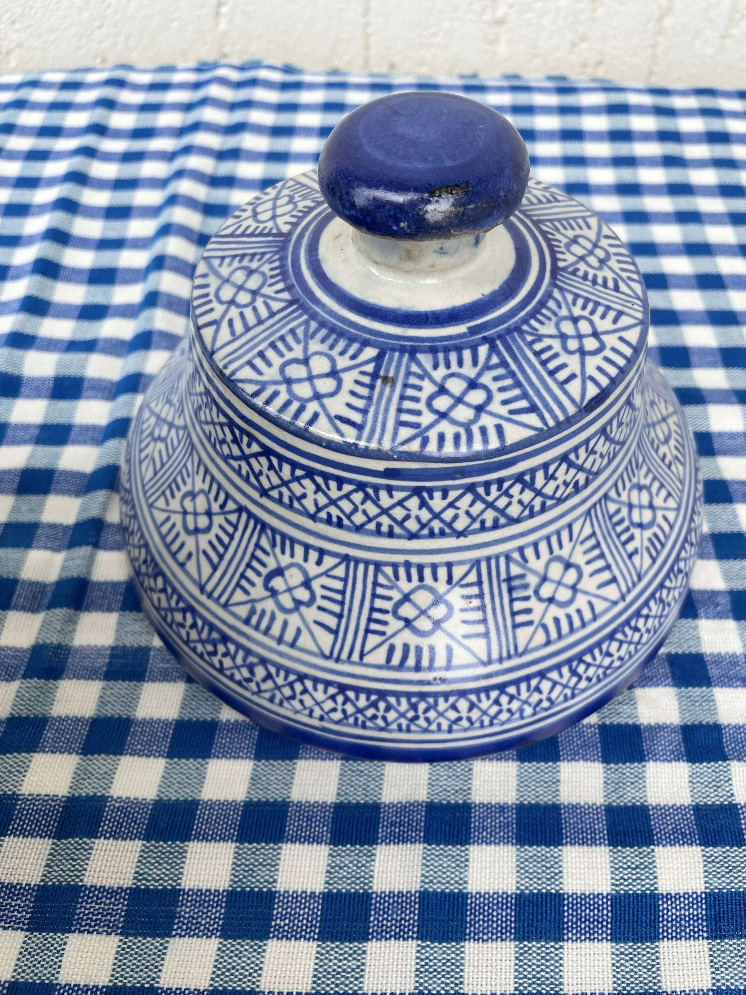 Antique covered butter pot "jobbana" from Morocco, Fes, signed Serghini.