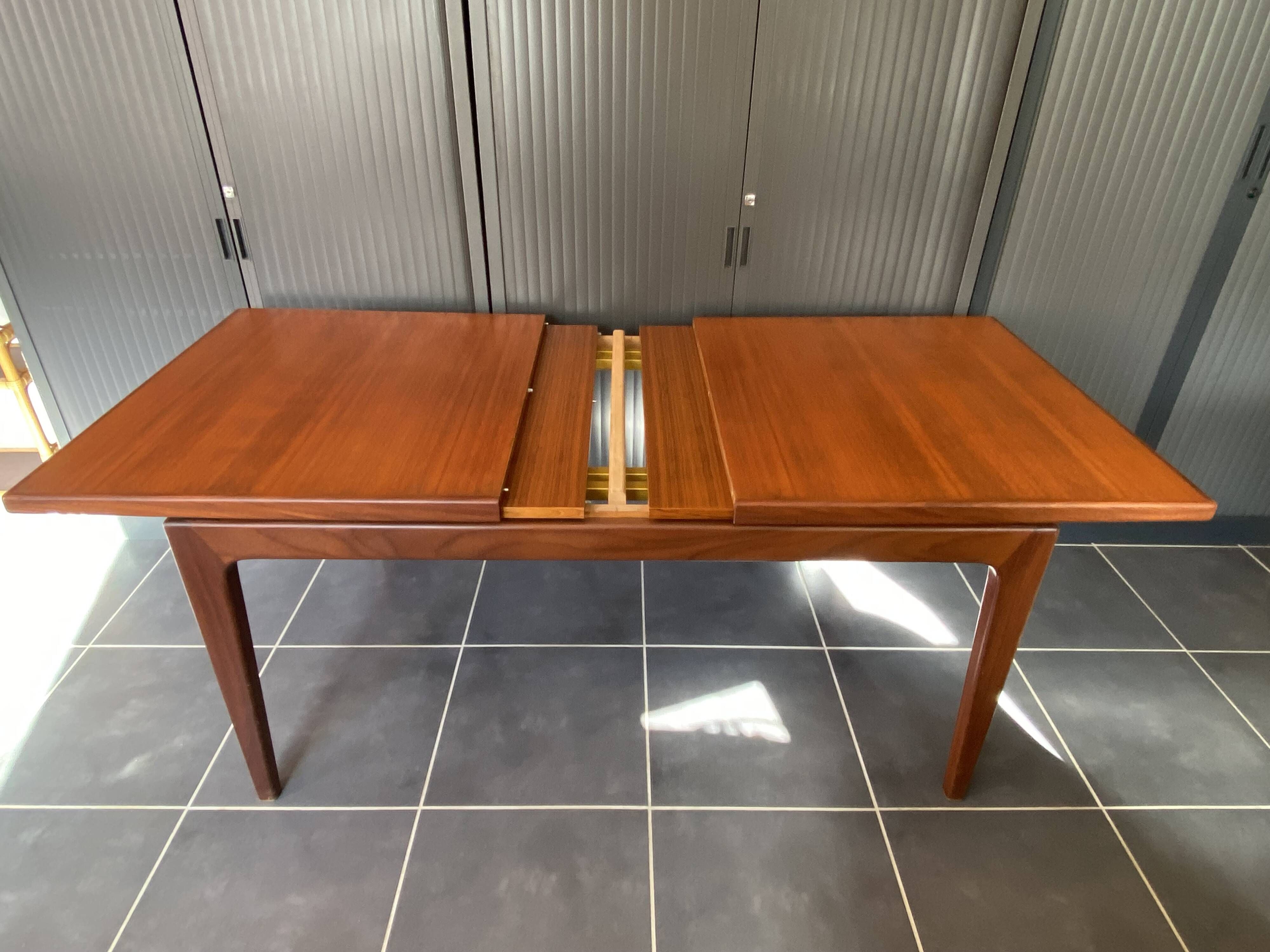 Table extensible scandinave en teck 150/225x86cm vintage an60