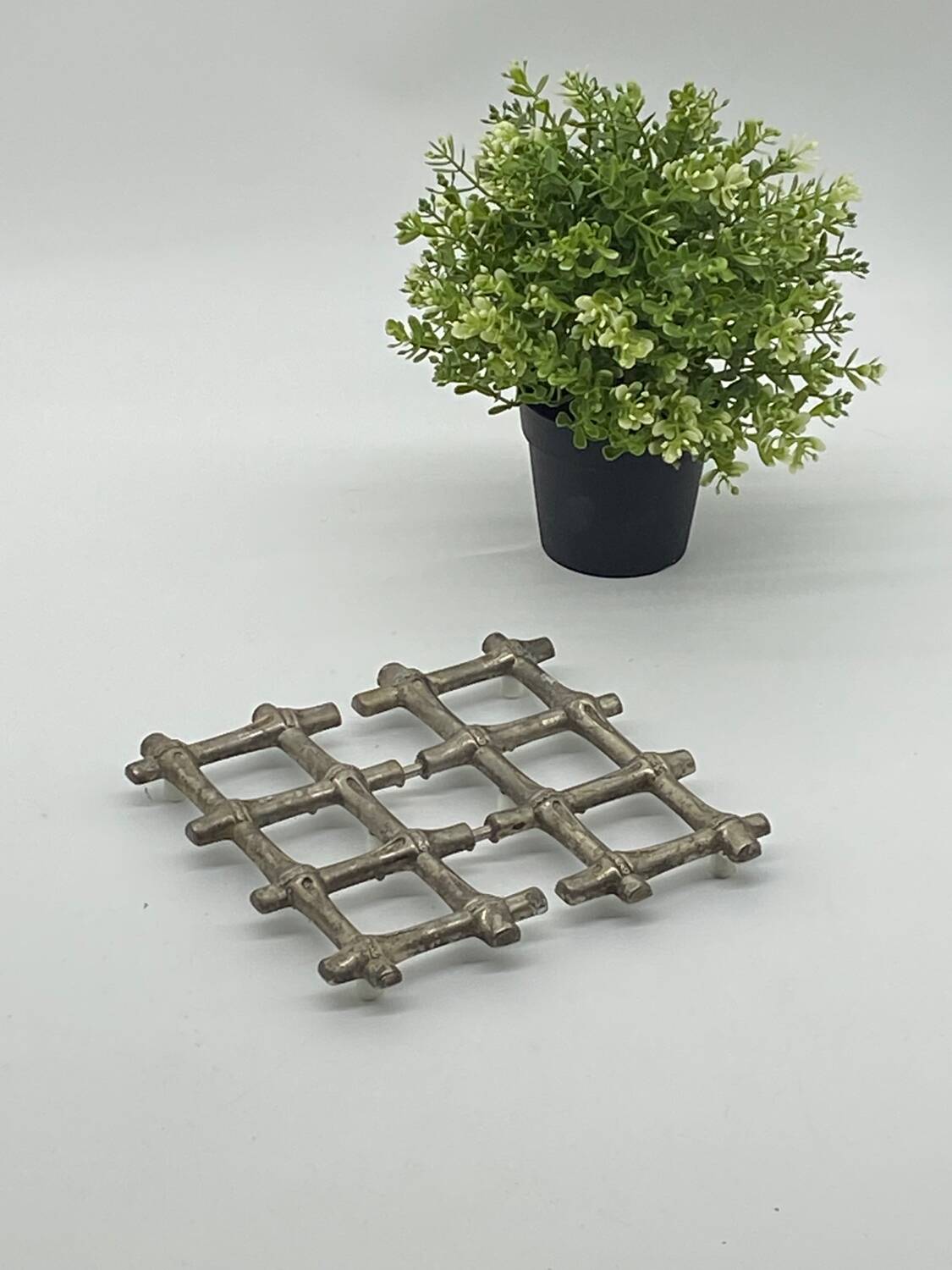 Bamboo imitation extendable silver metal trivet, vintage