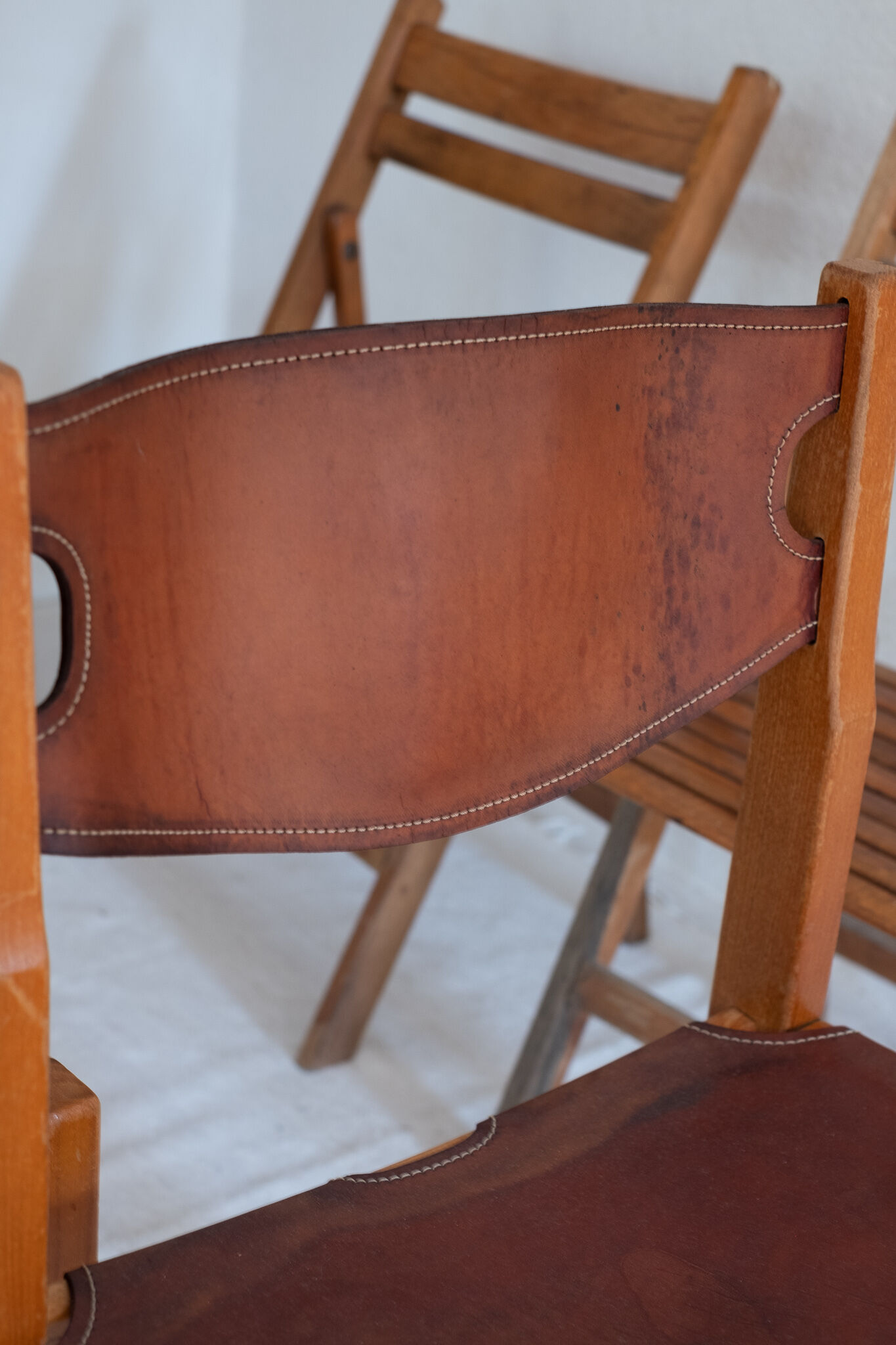 Series of 4 chairs "Maison Regain"