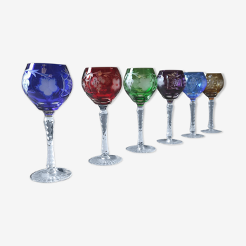 Série de 6 roemers en cristal de lorraine colorés