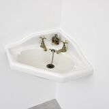 Lavabo d’angle vintage en céramique — robinetterie laiton d’origine