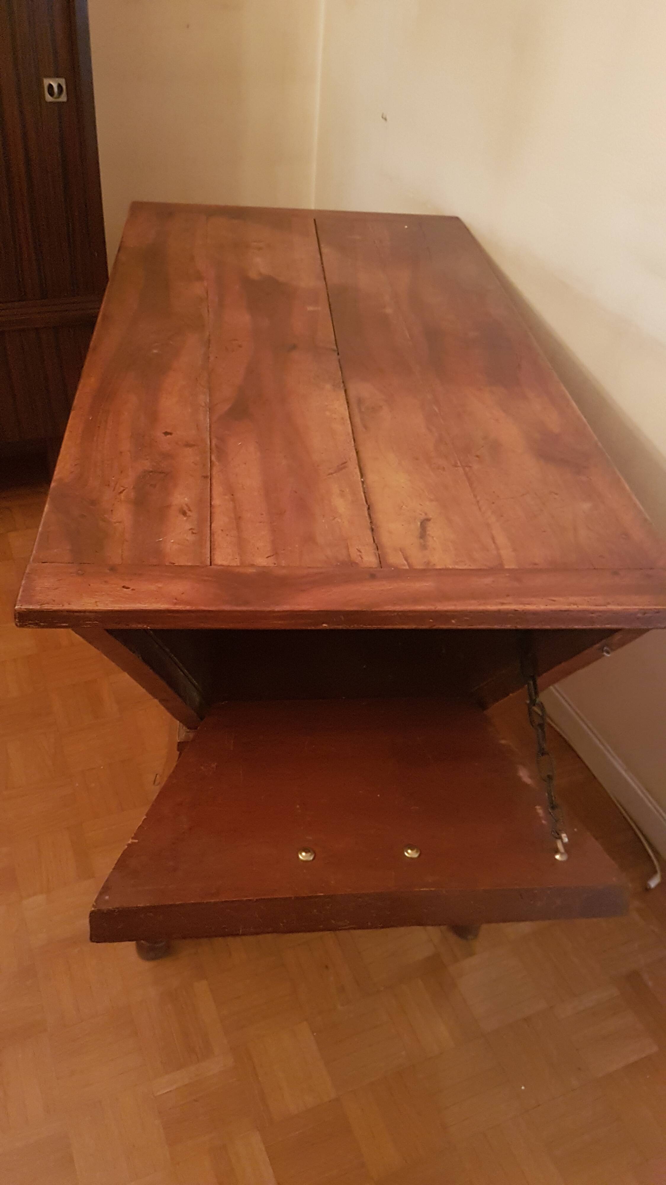 Petrin walnut bar table